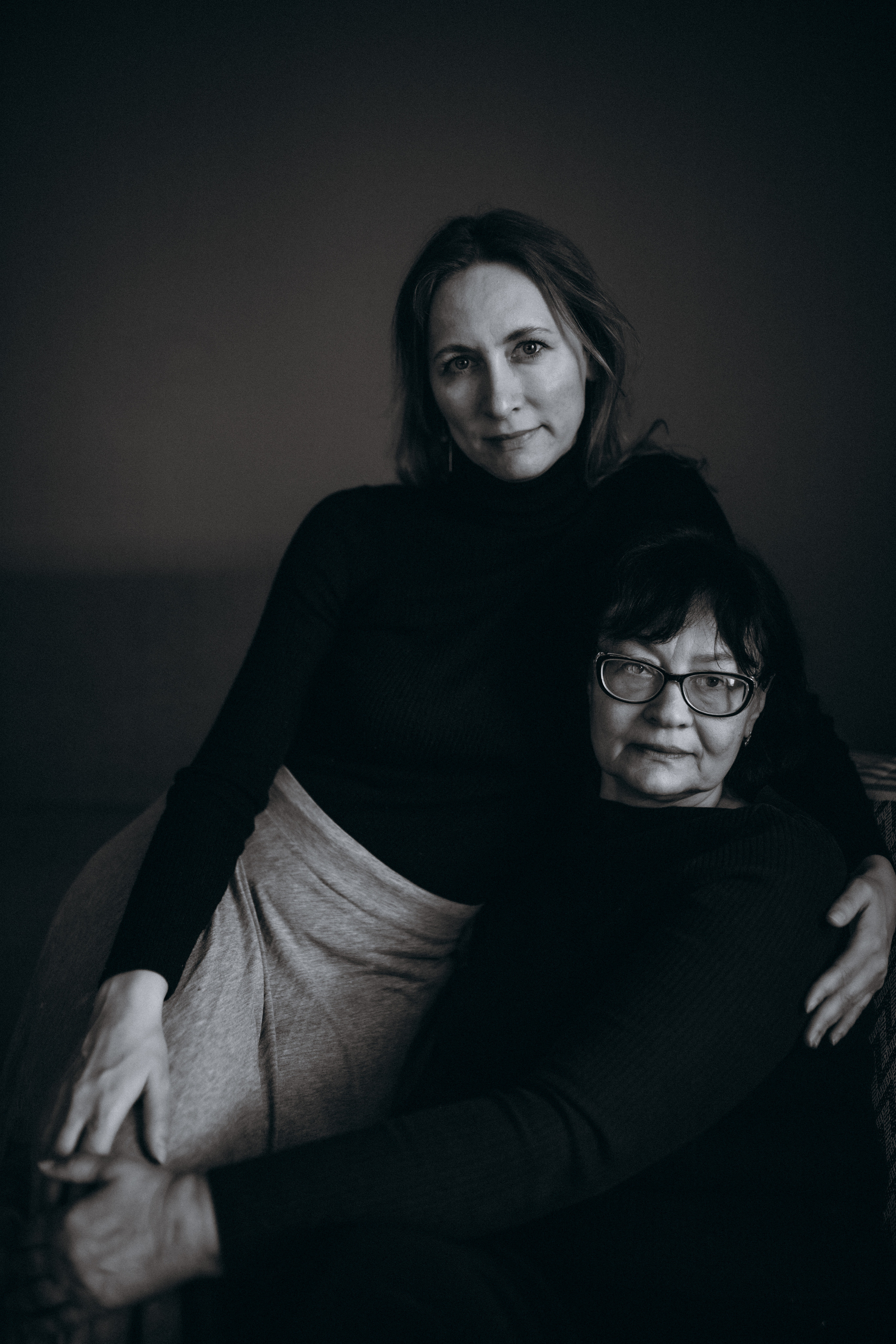 Юлия с мамой дома. Главная