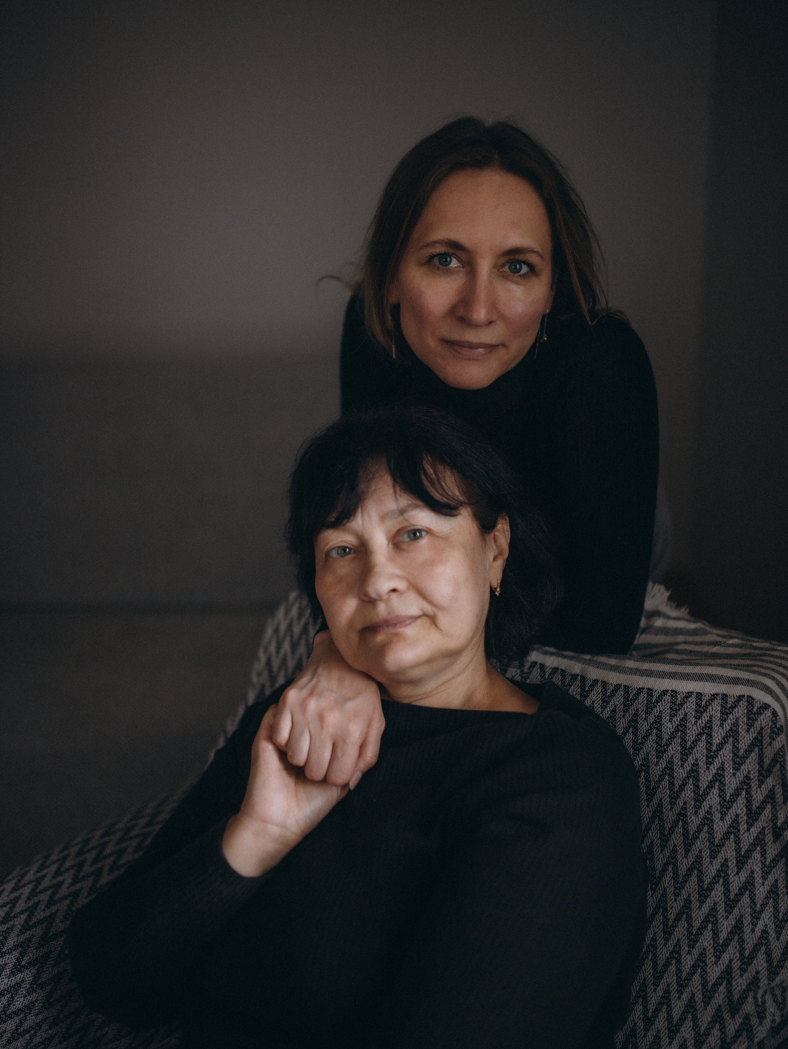 Юлия с мамой дома. Главная