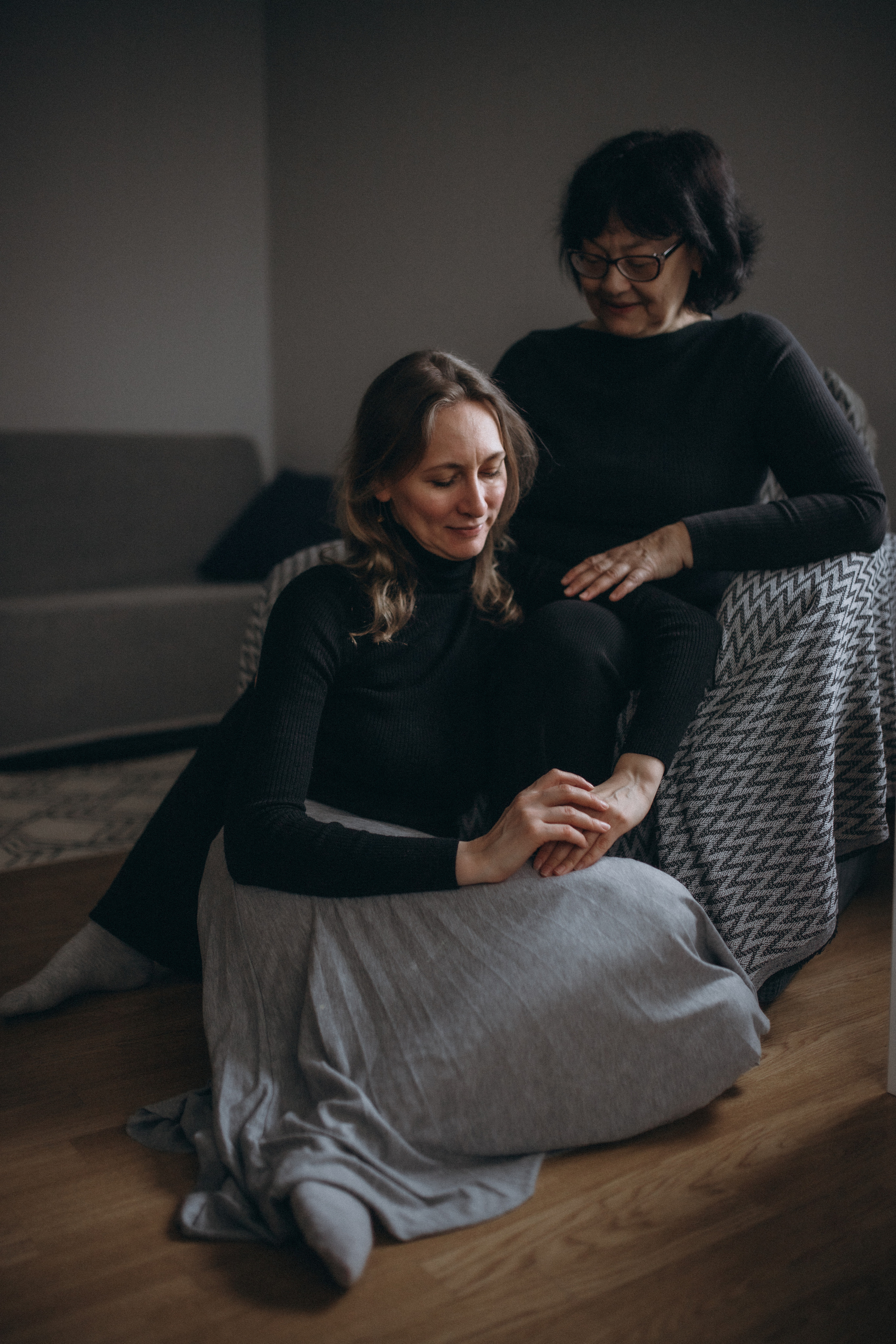 Юлия с мамой дома. Главная