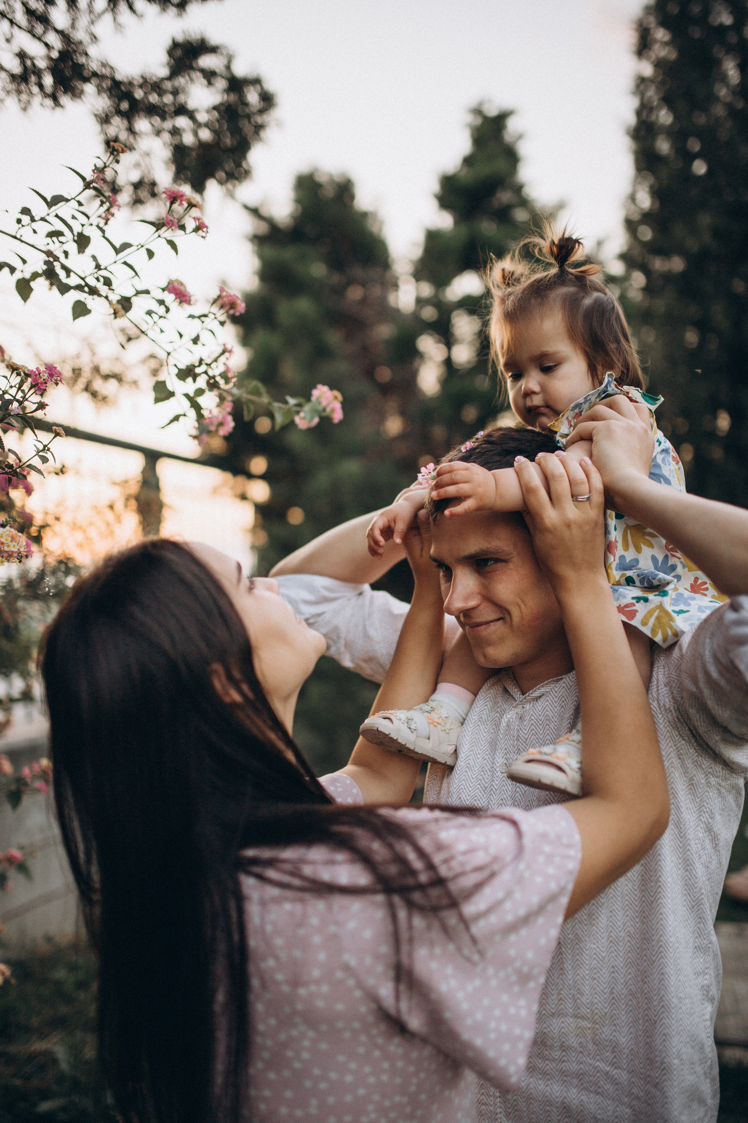 Прогулка у дома Ксении, Антона и Каролины. Главная