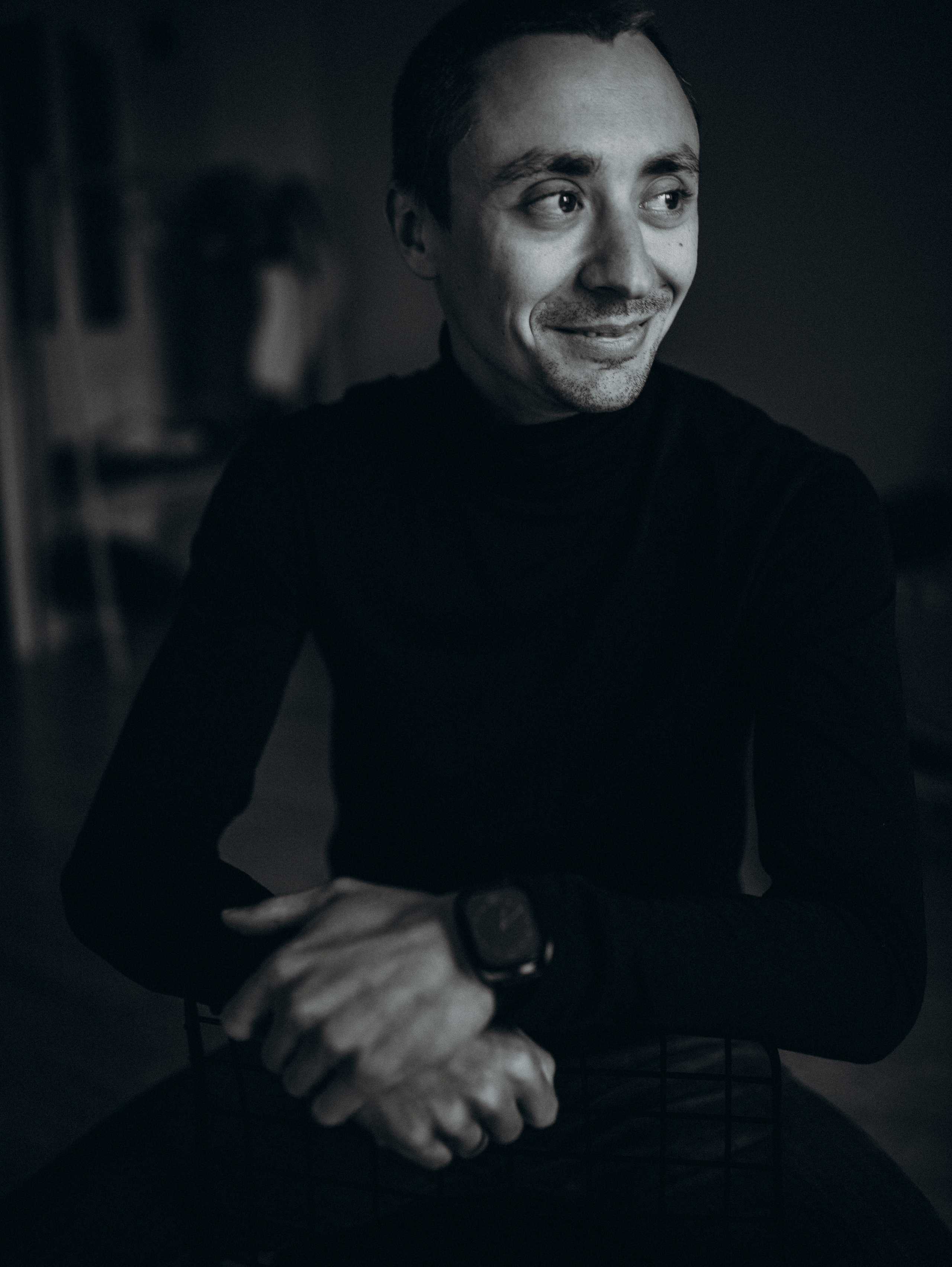 Мужской портрет ч/б Александр. Главная