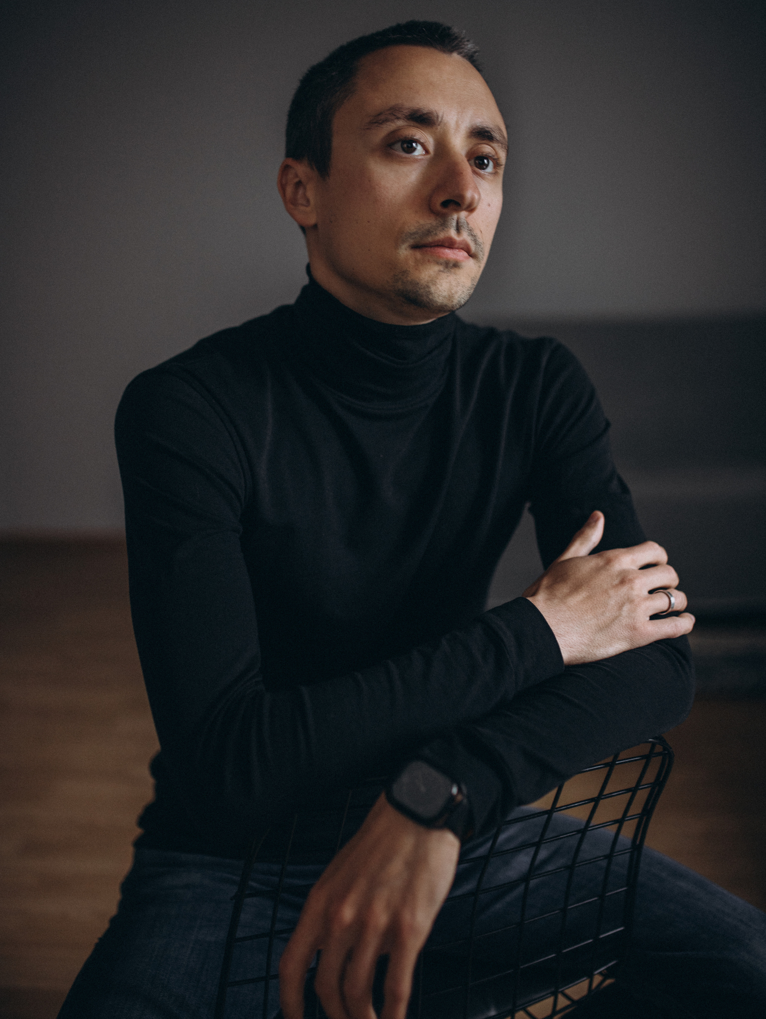 Мужской портрет ч/б Александр. Главная