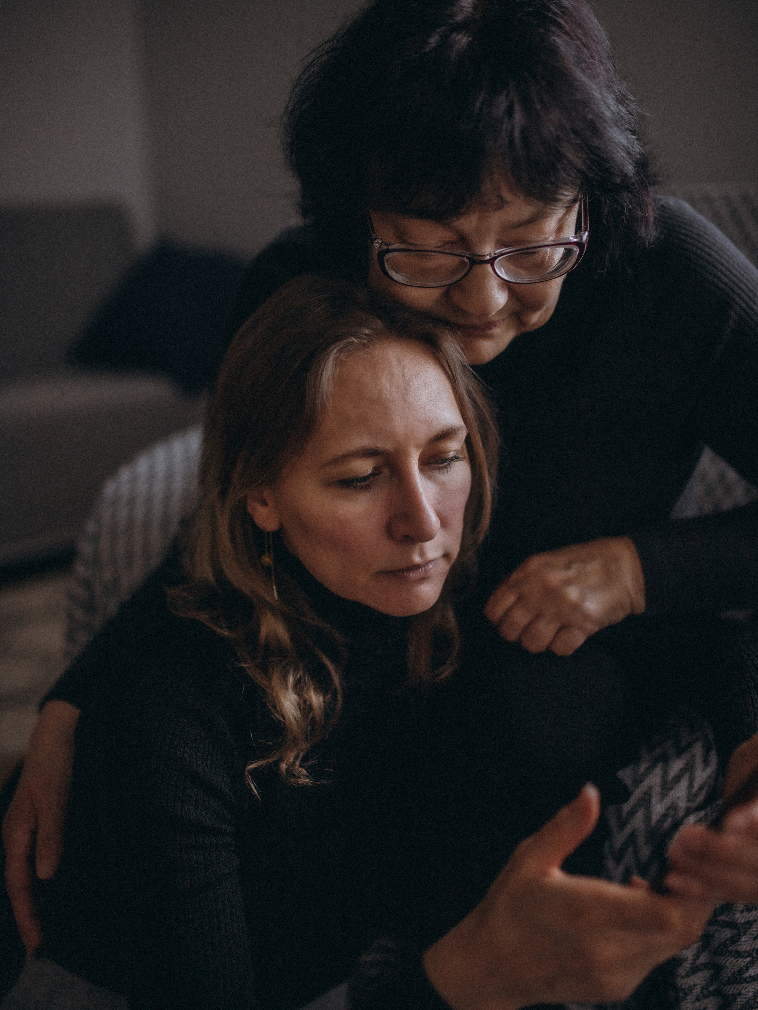 Юлия с мамой дома. Главная