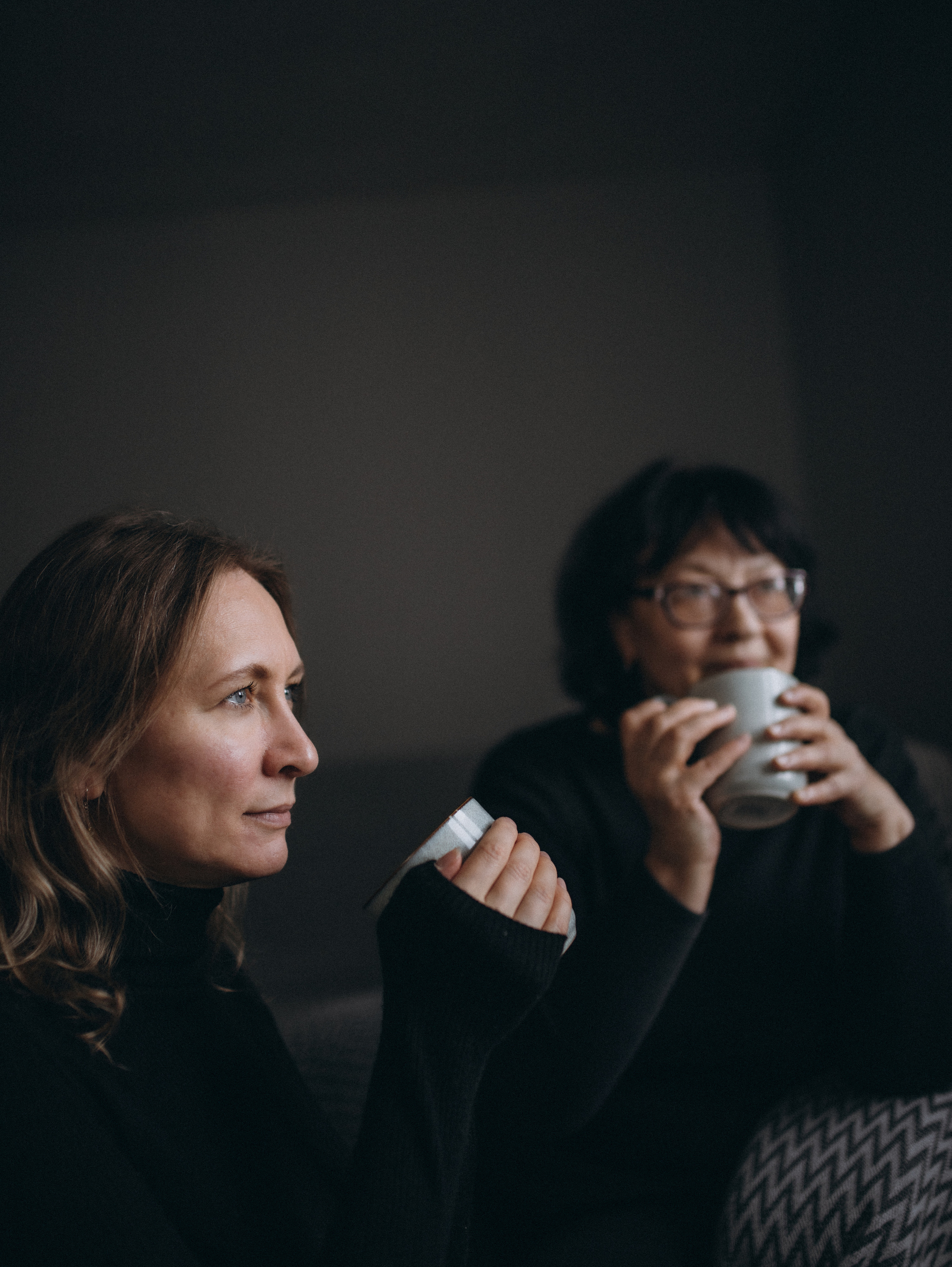 Юлия с мамой дома. Главная