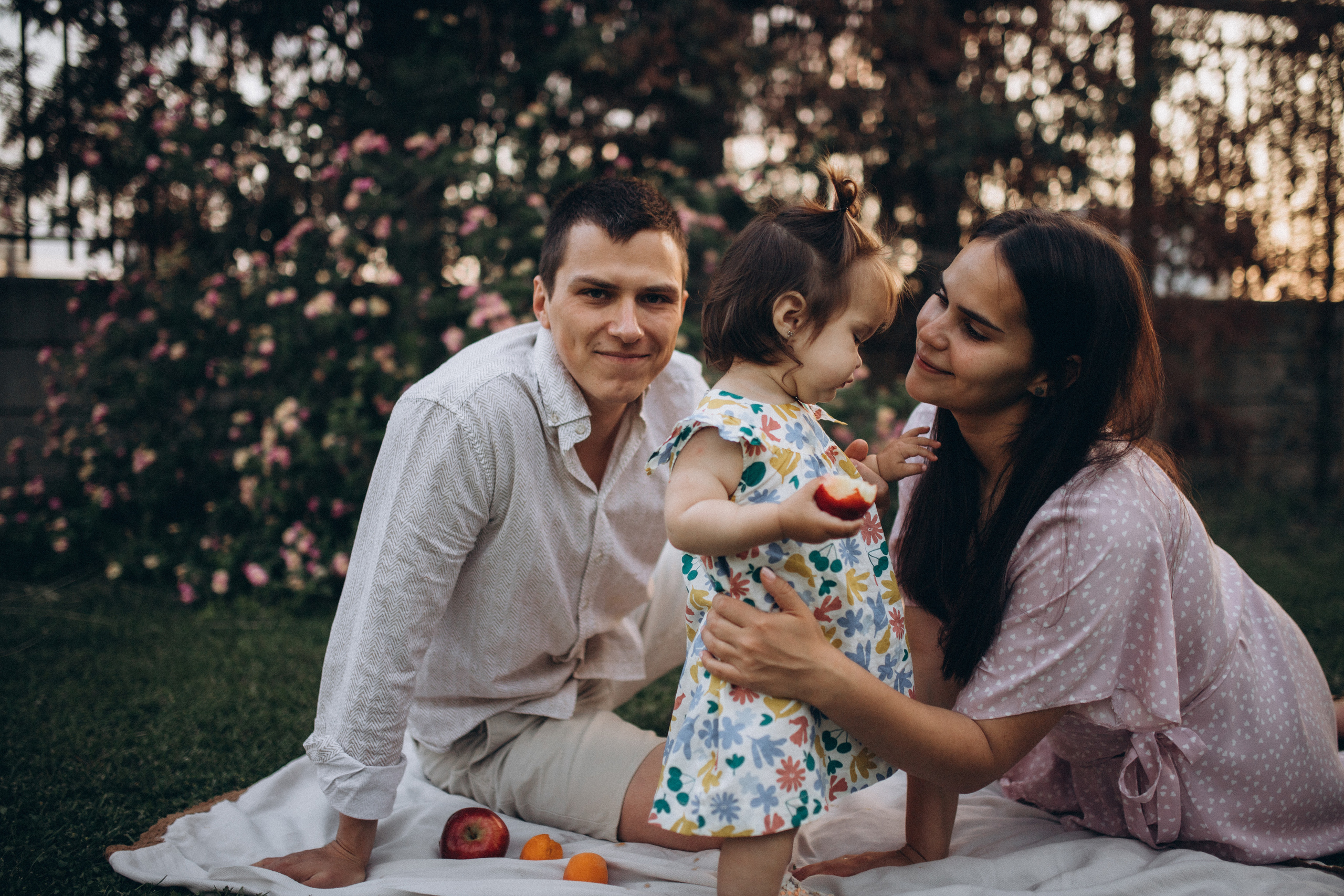 Прогулка у дома Ксении, Антона и Каролины. Главная