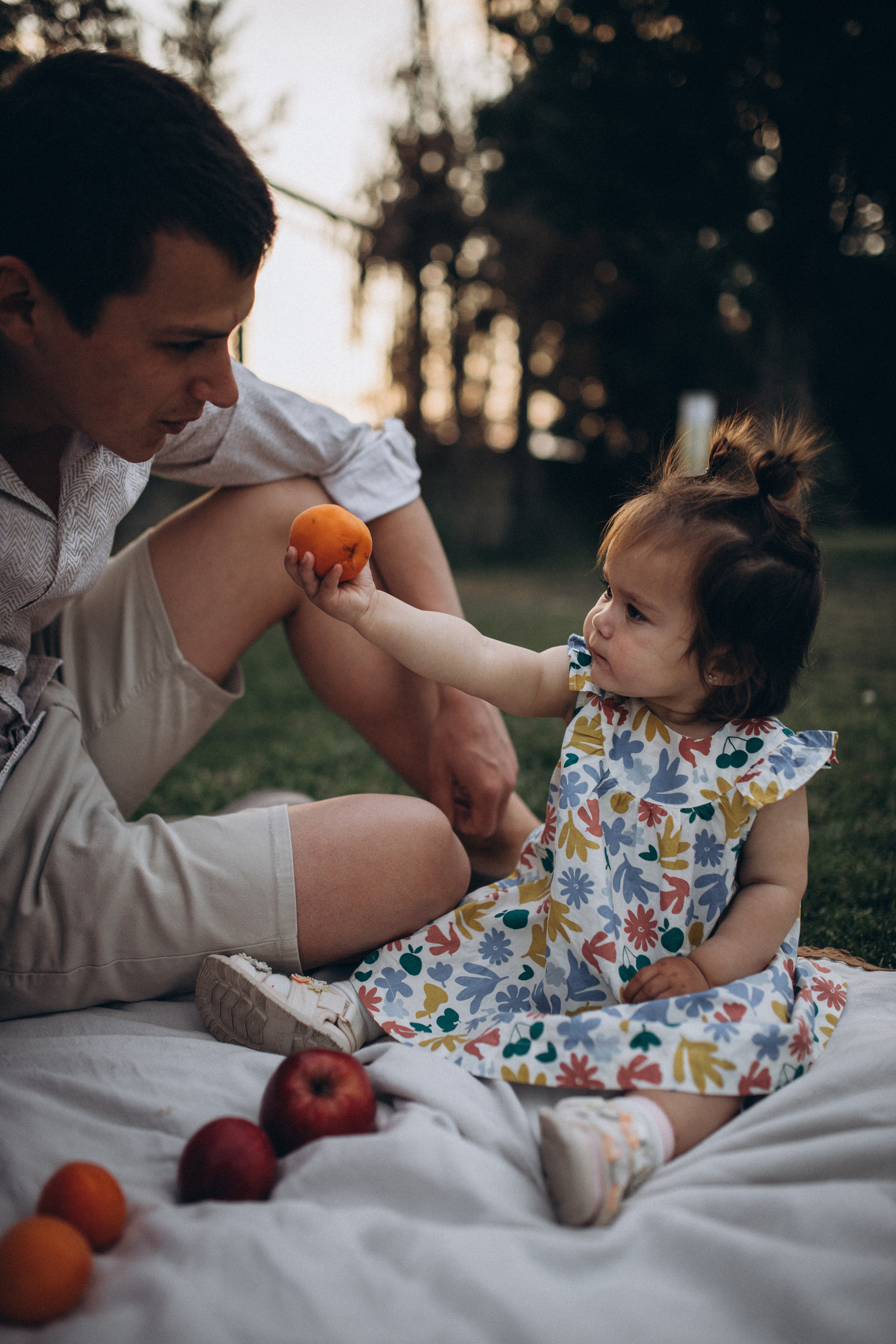 Прогулка у дома Ксении, Антона и Каролины. Главная