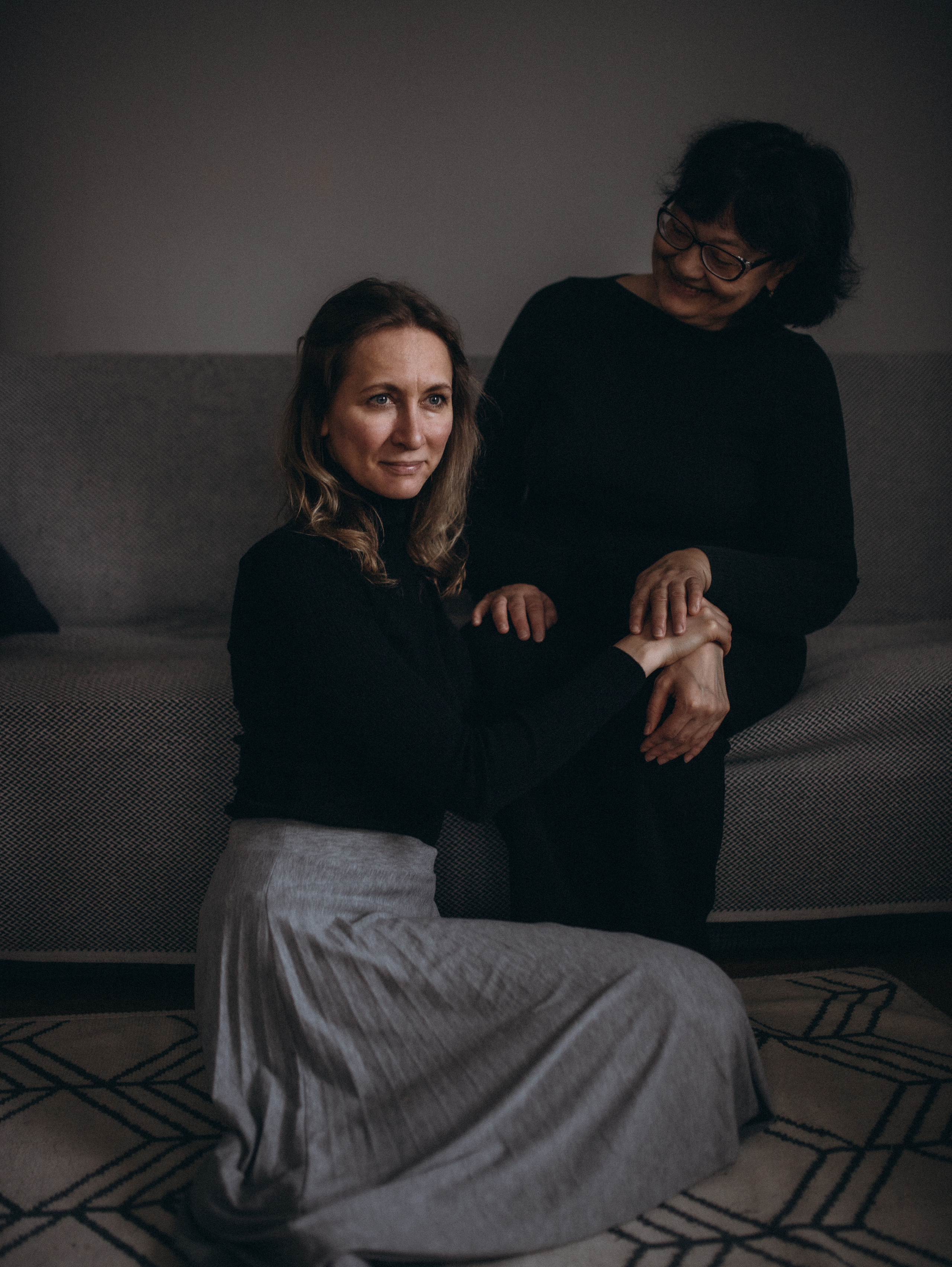 Юлия с мамой дома. Главная