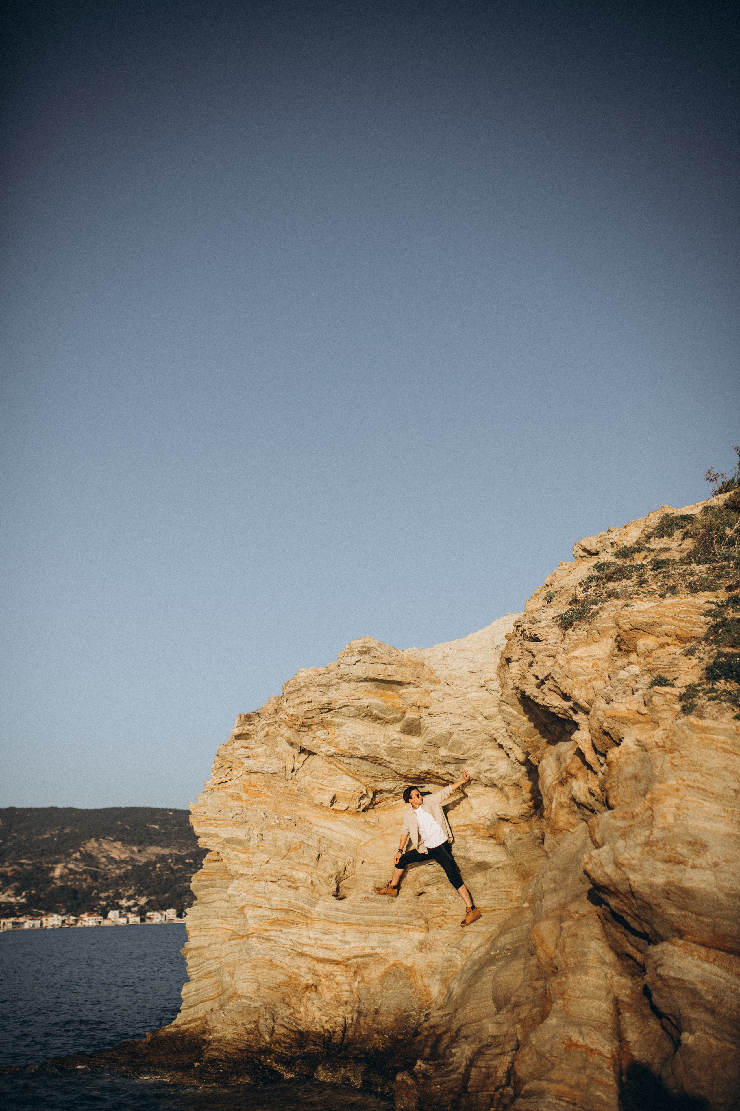 Фотосессия у камней эгейского моря для Ирандека. Главная