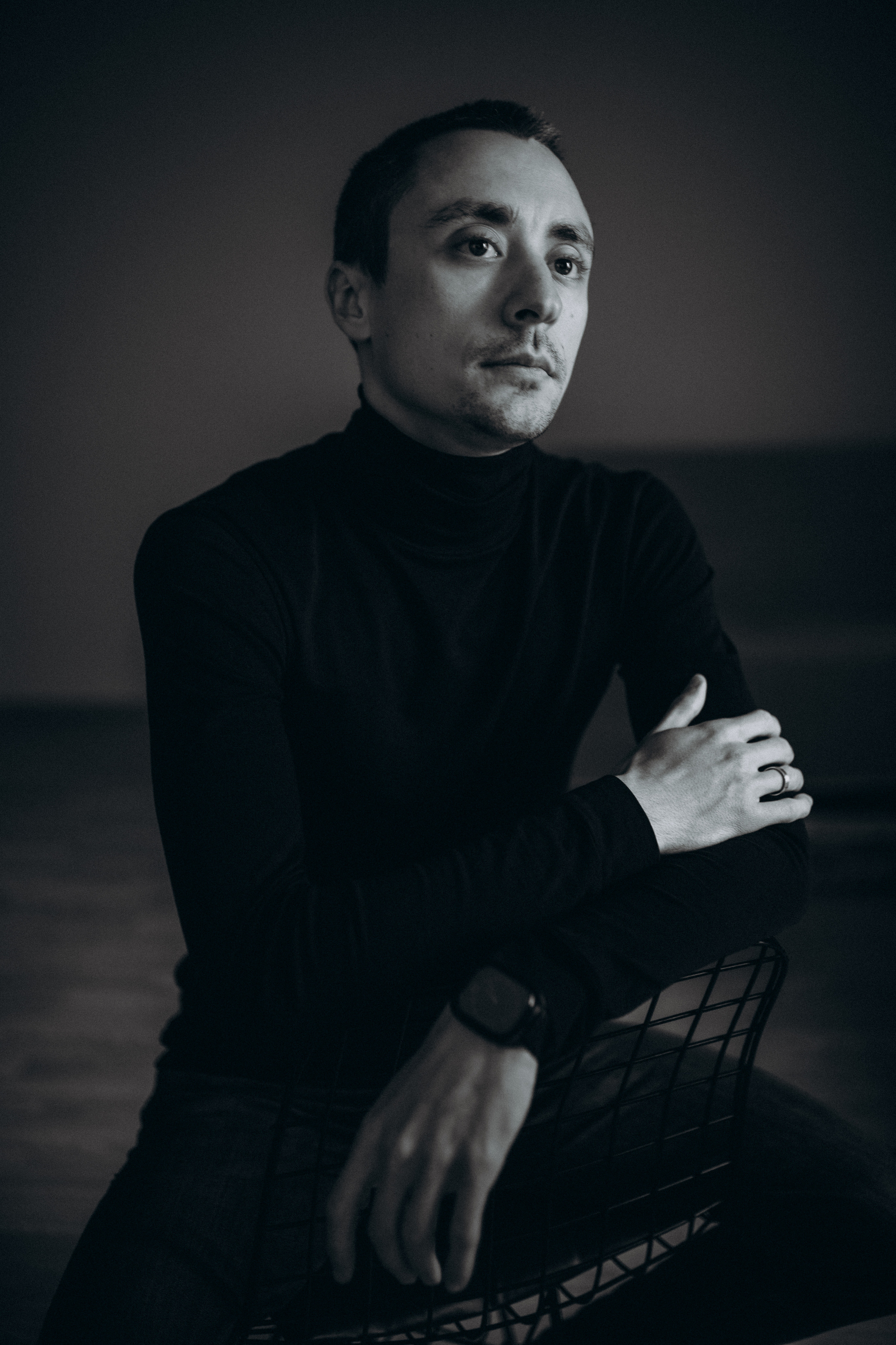 Мужской портрет ч/б Александр. Главная