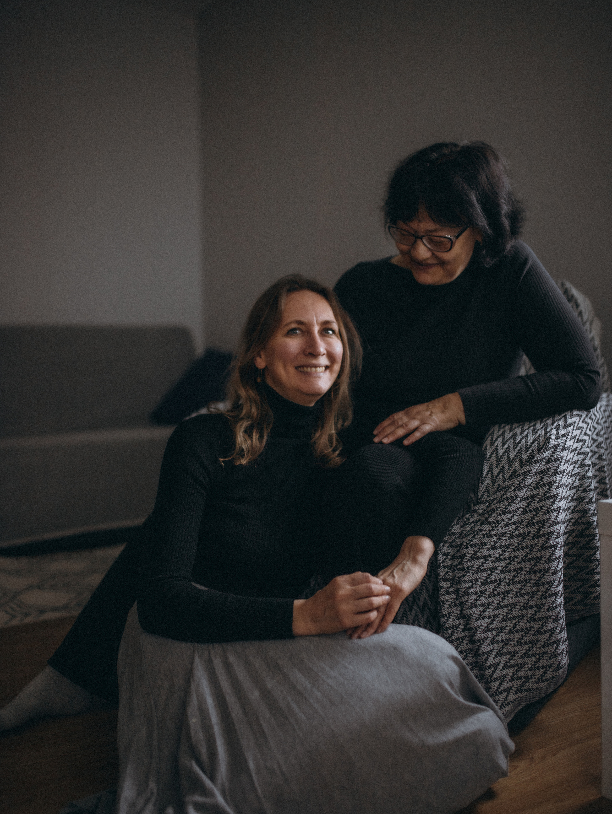 Юлия с мамой дома. Главная