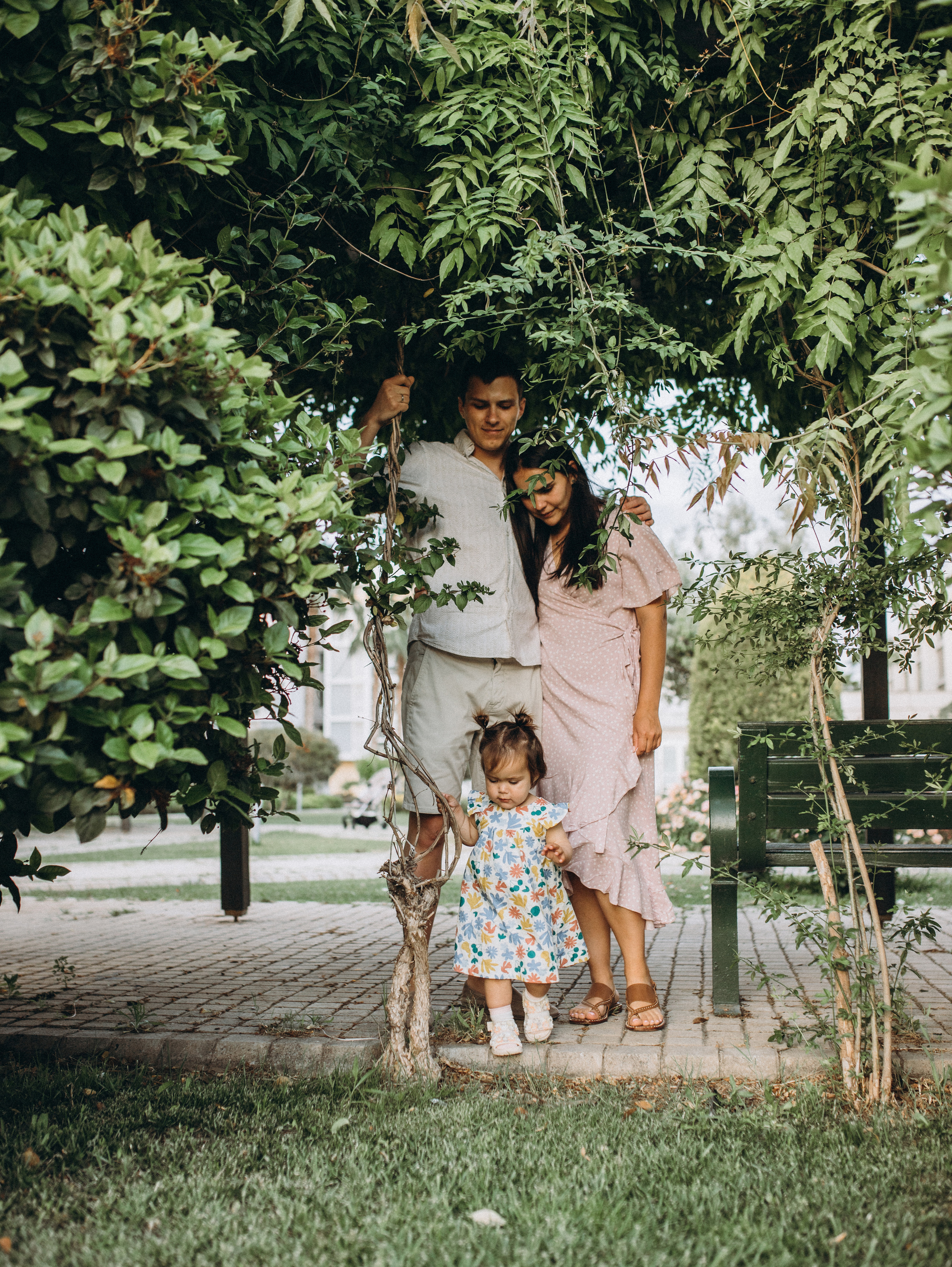 Прогулка у дома Ксении, Антона и Каролины. Главная