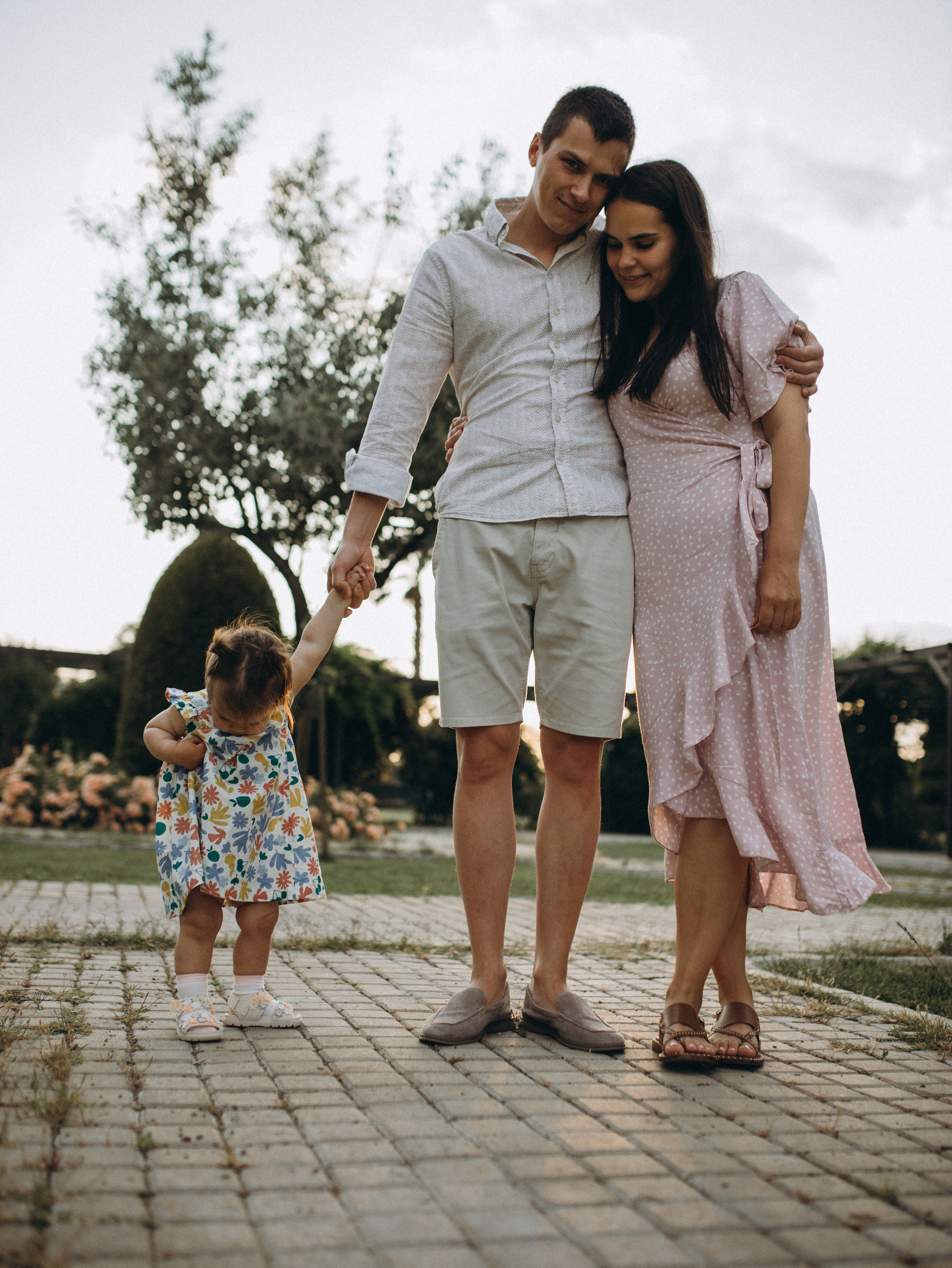 Прогулка у дома Ксении, Антона и Каролины. Главная