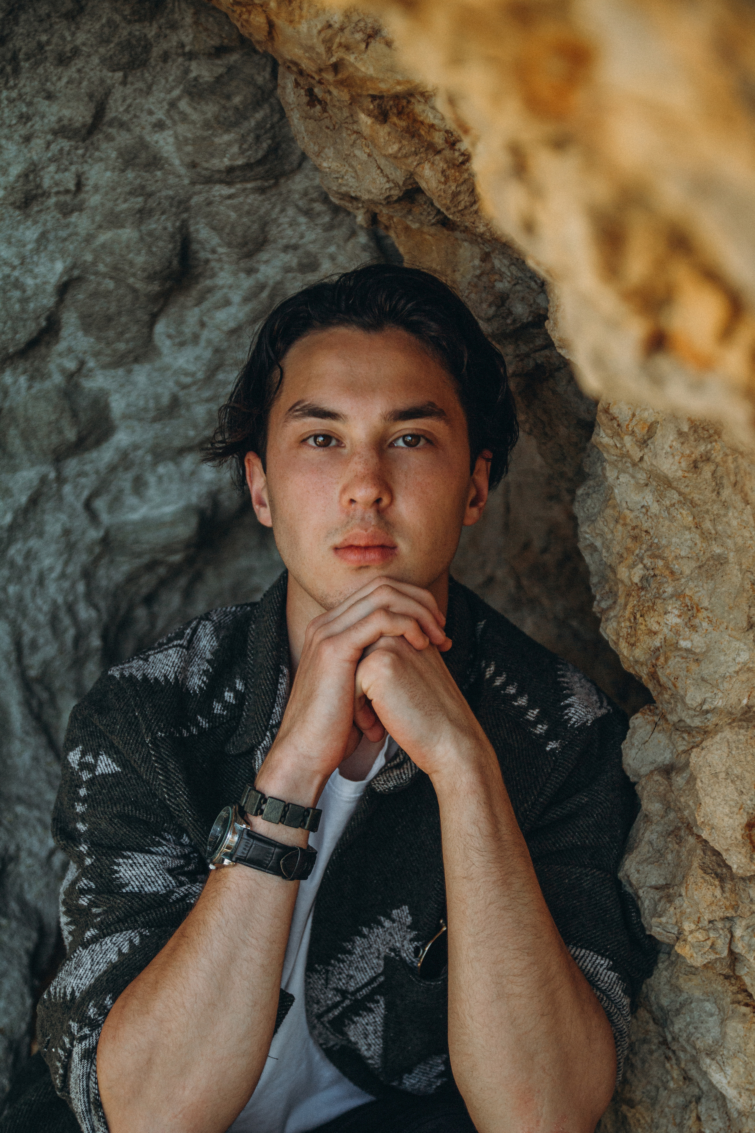 Фотосессия у камней эгейского моря для Ирандека. Главная