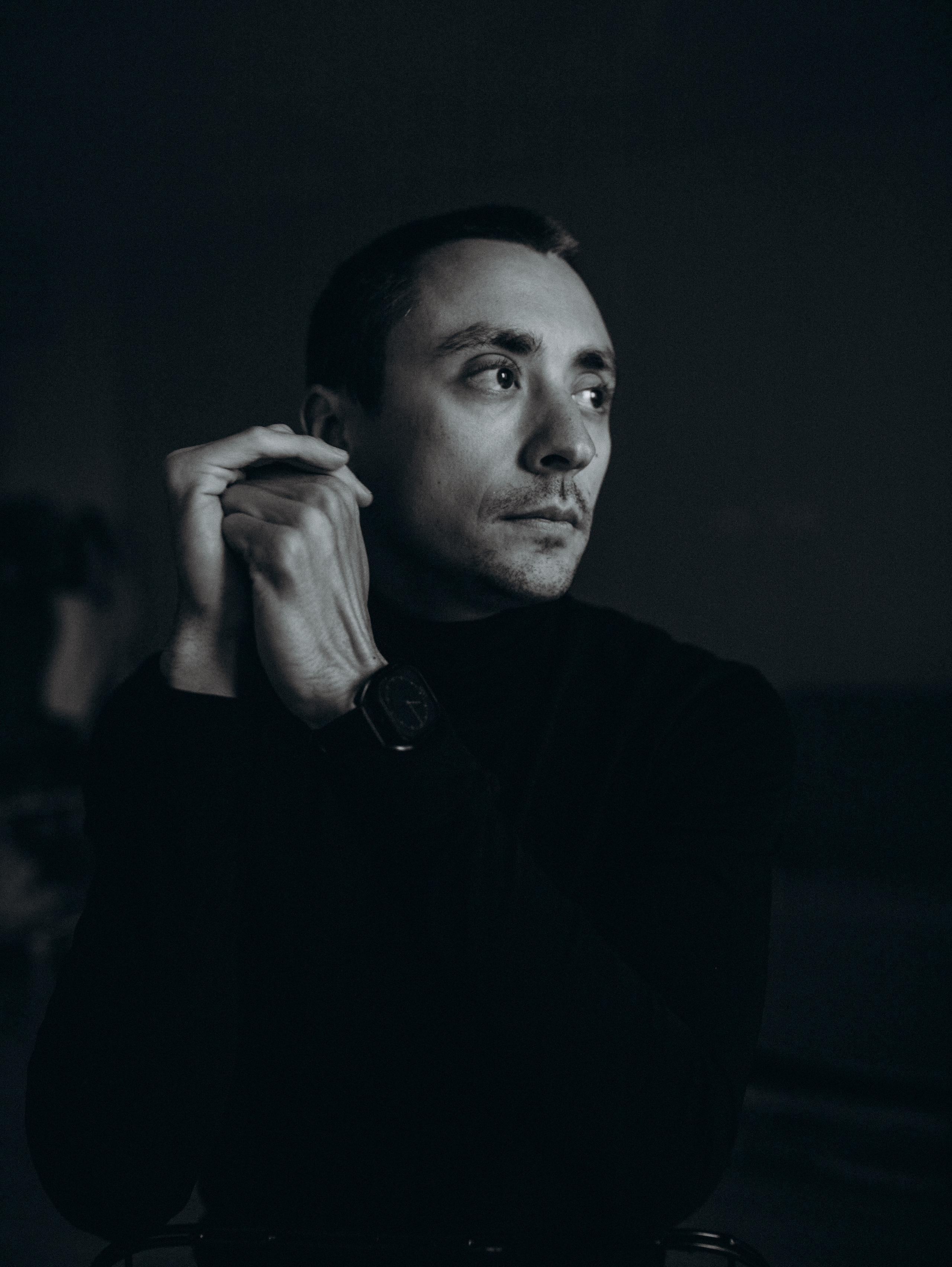 Мужской портрет ч/б Александр. Главная