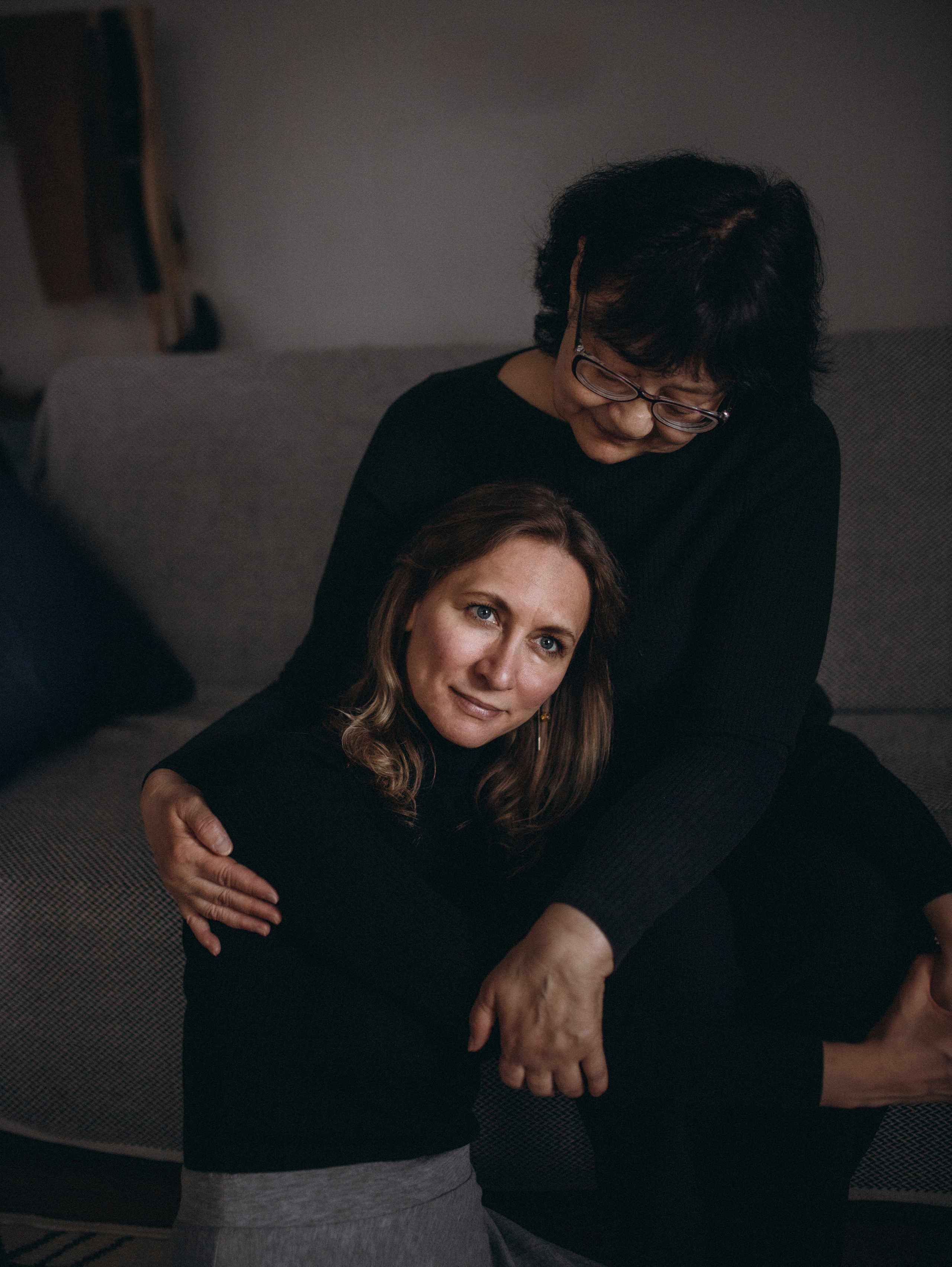 Юлия с мамой дома. Главная