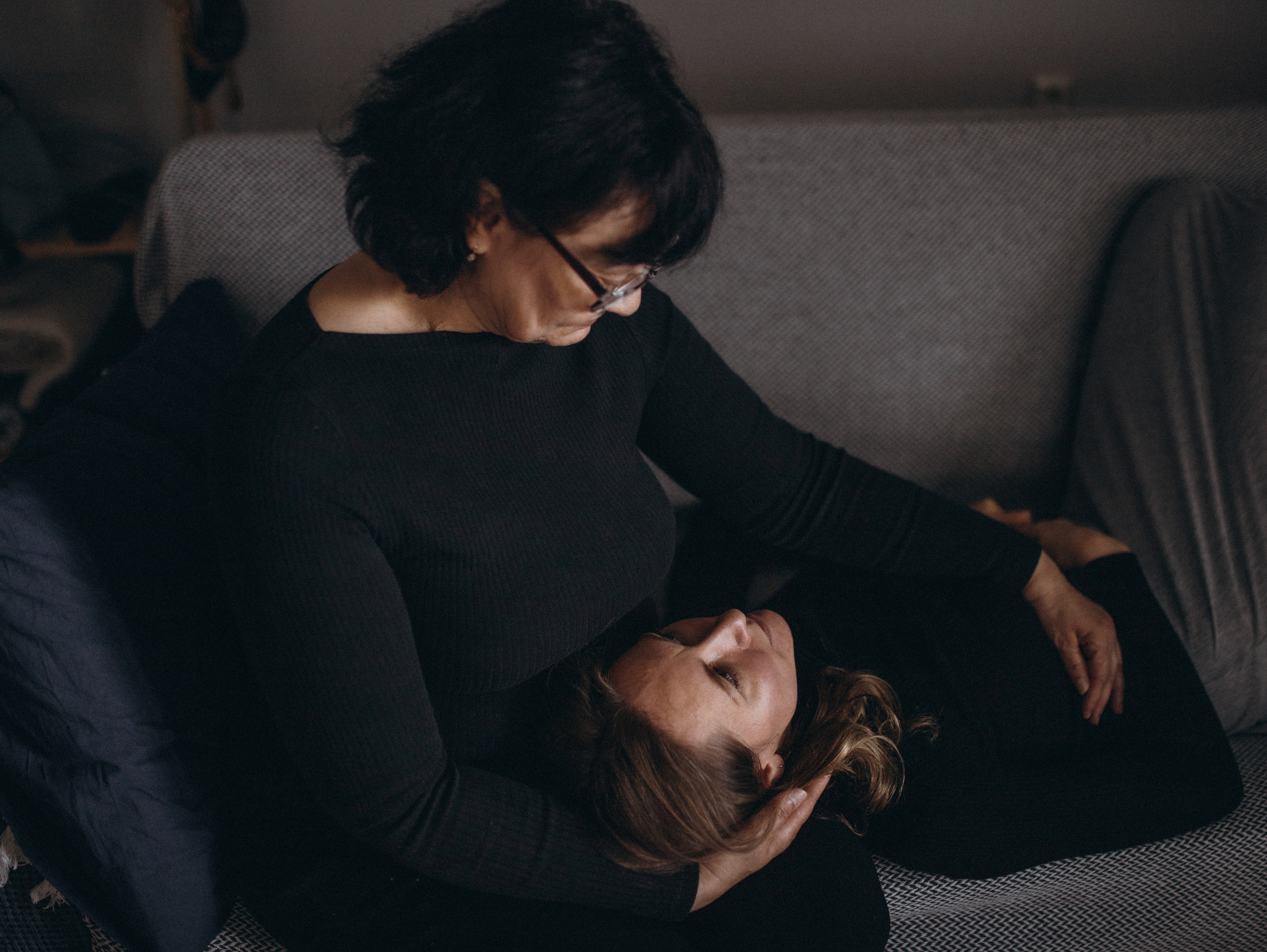 Юлия с мамой дома. Главная