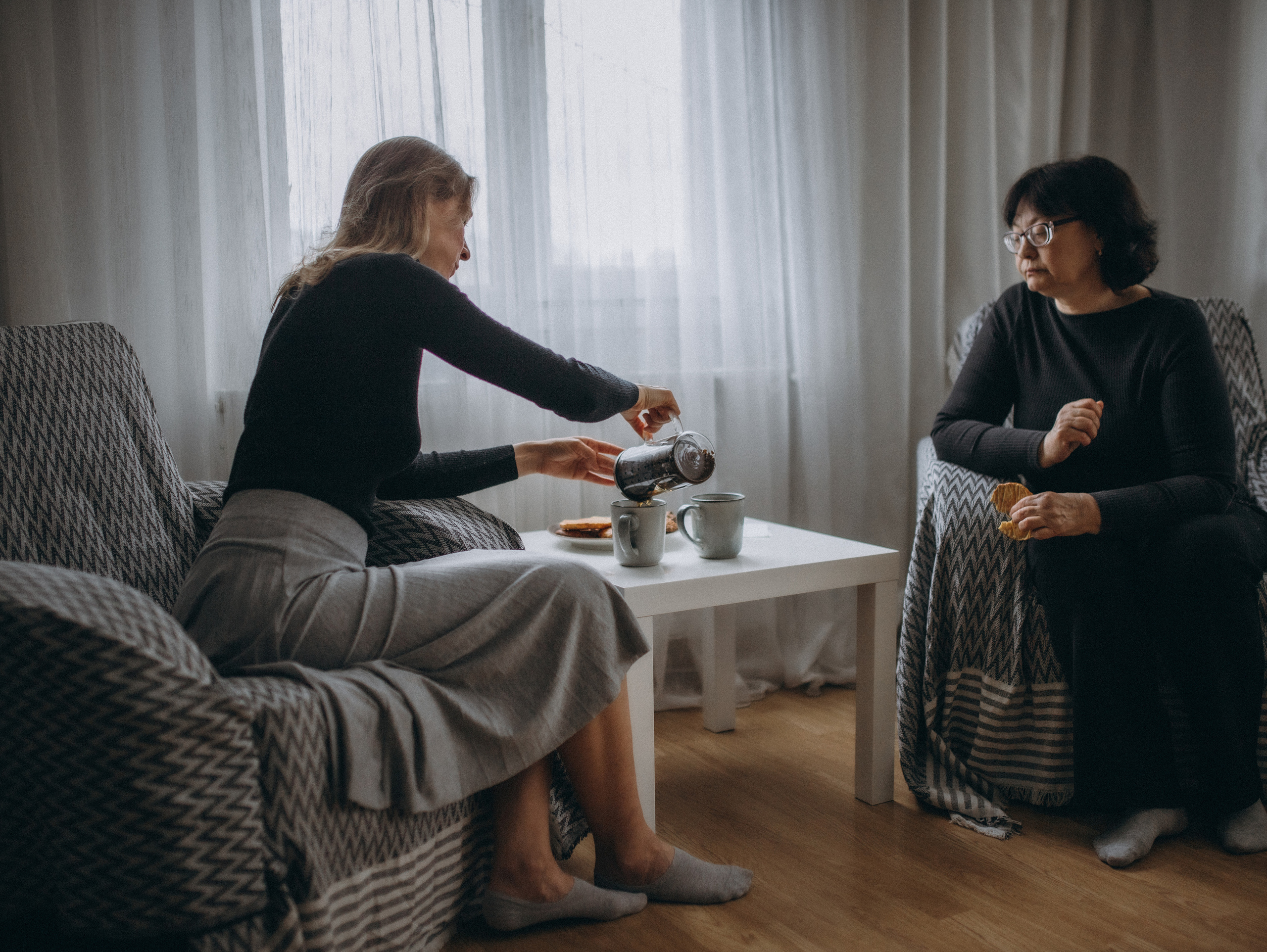 Юлия с мамой дома. Главная