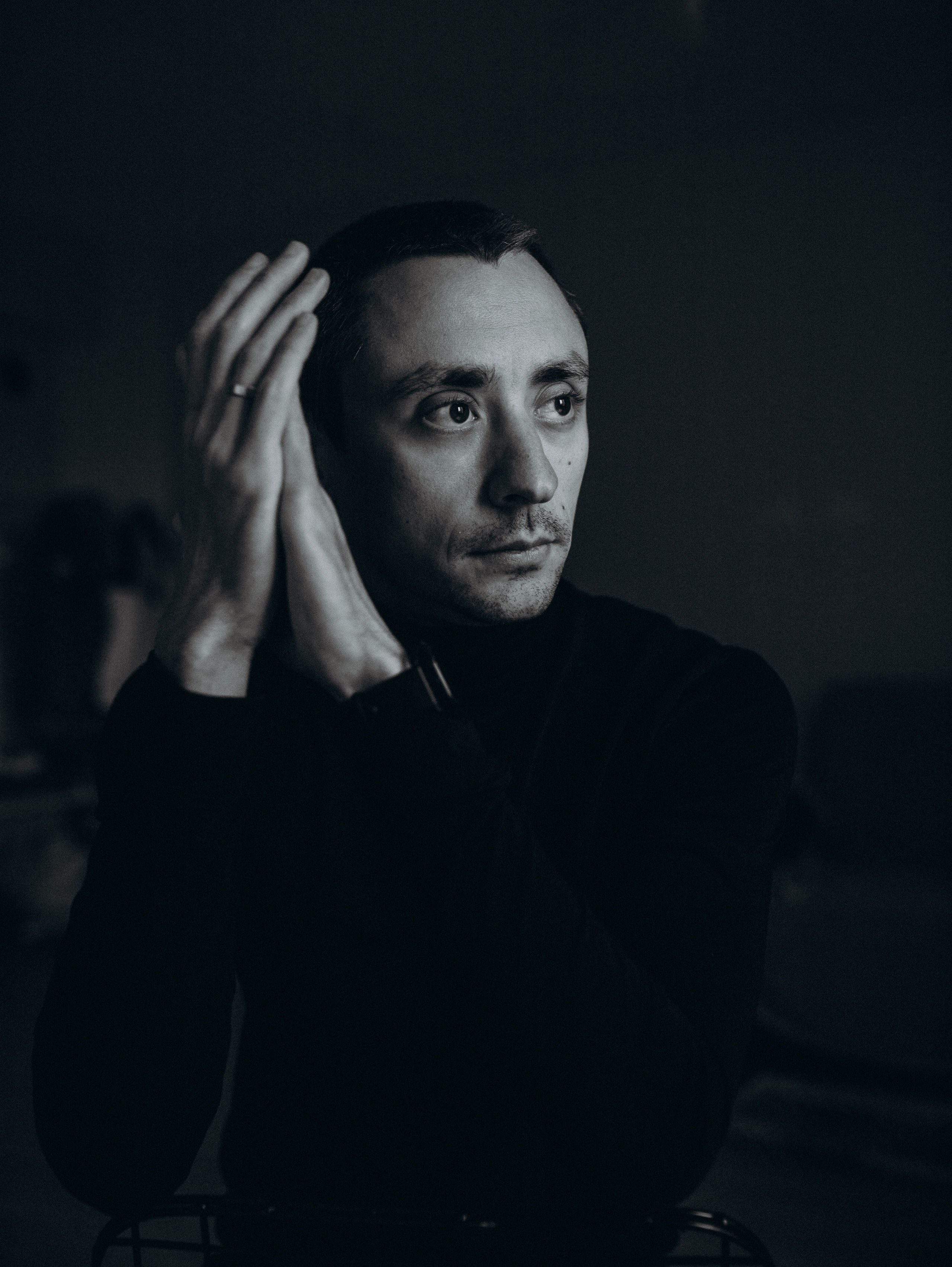 Мужской портрет ч/б Александр. Главная