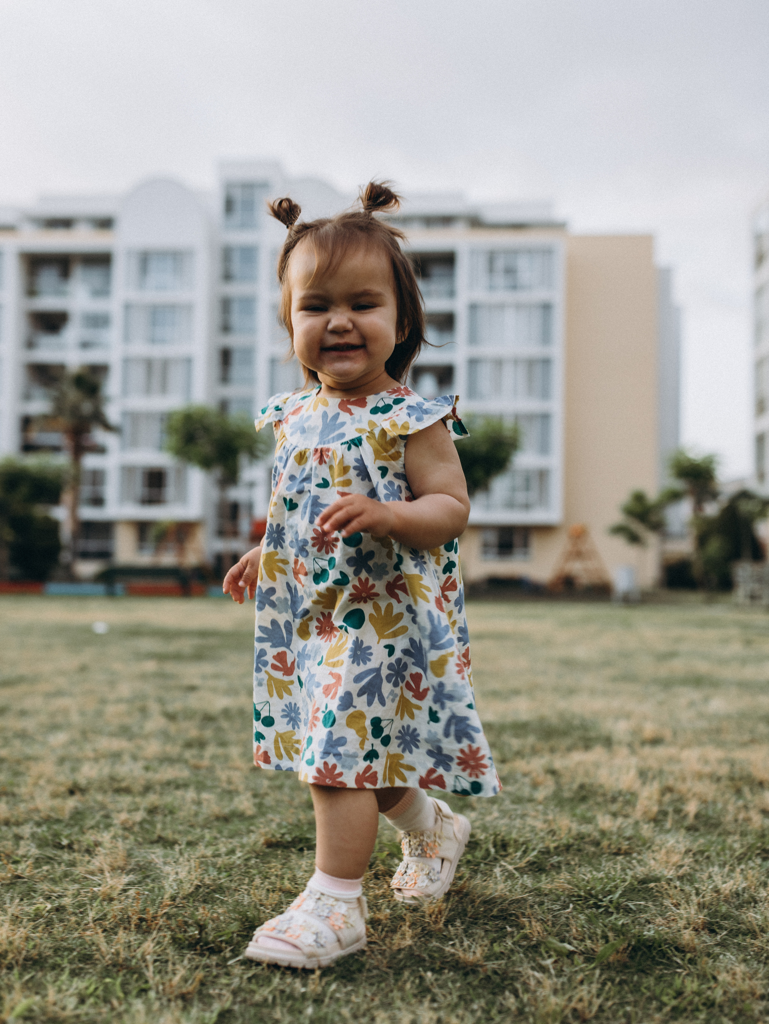 Прогулка у дома Ксении, Антона и Каролины. Главная