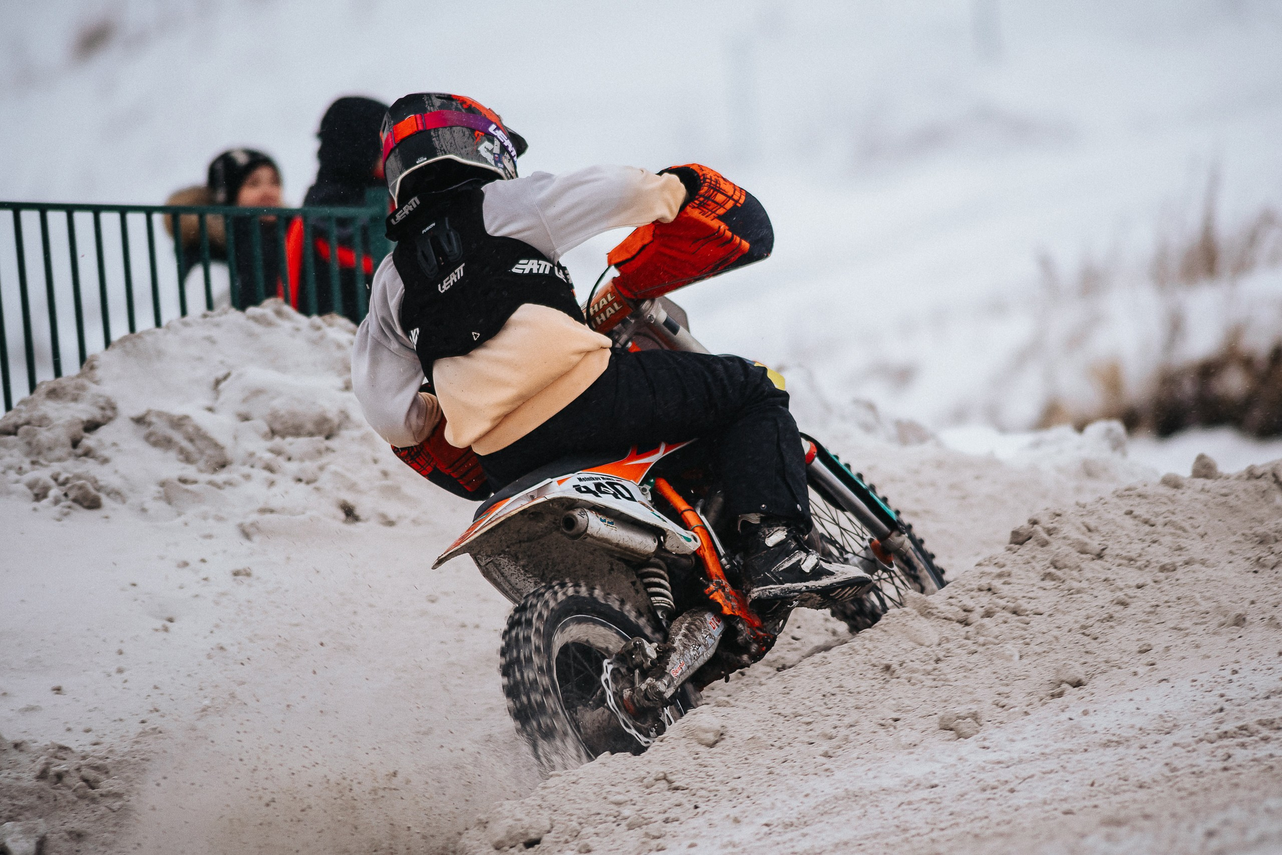 29.12.2024 — Праздничная тренировка на мотоциклетной трассе Люскус. Репортажный фотограф в Кемерово