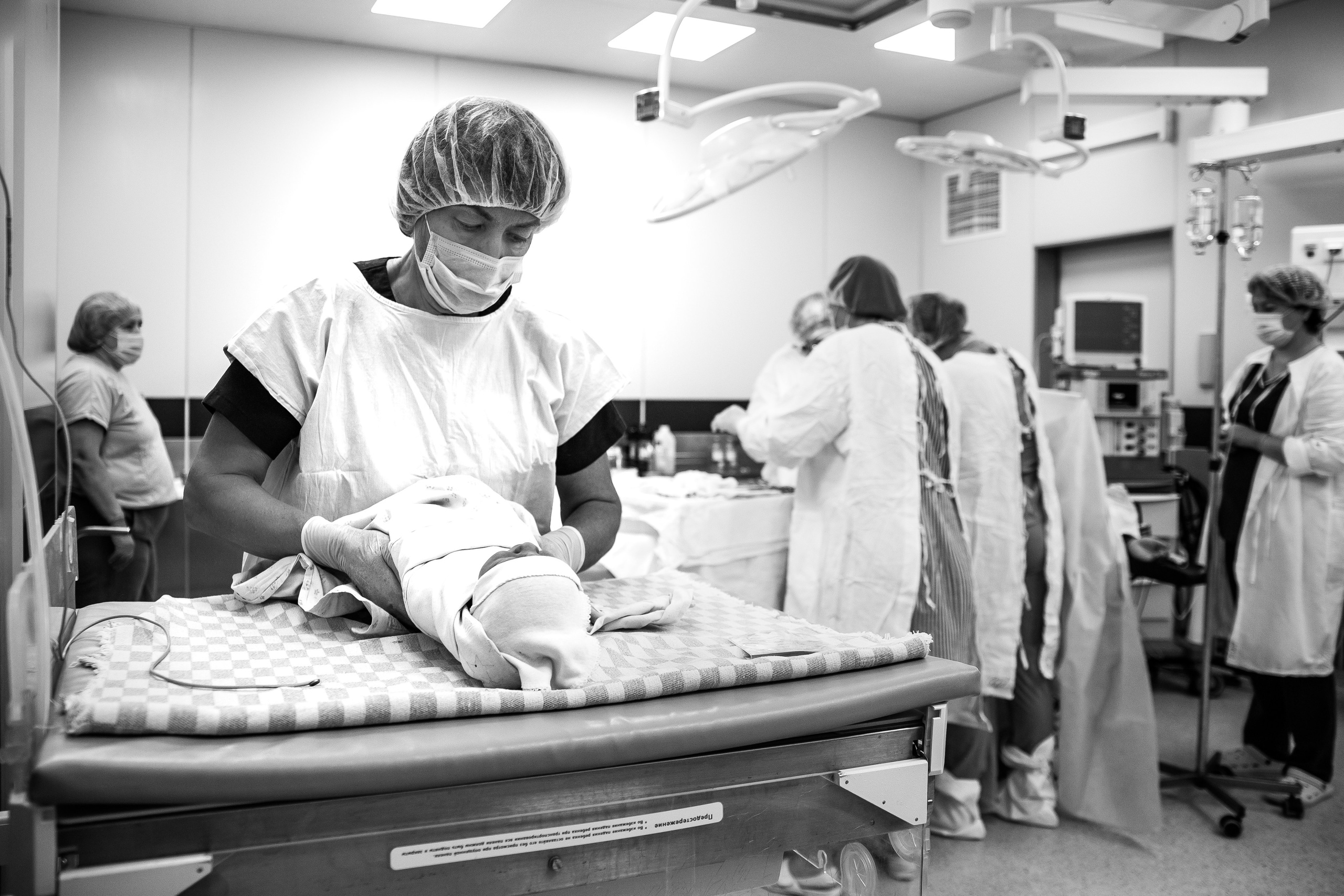 Олеся. Фотосъёмки в роддоме. Семейный фотограф в Калуге Ирина Ушакова. Фотограф на роды