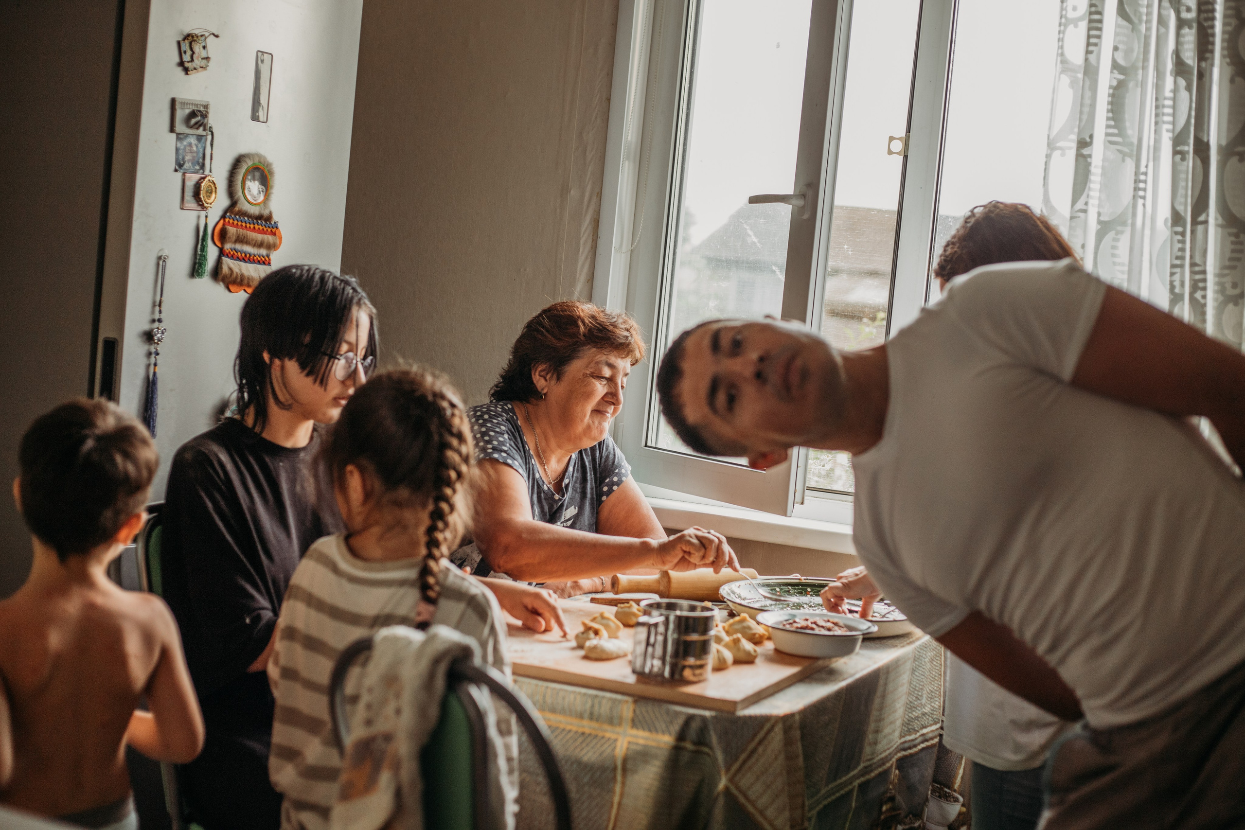 Домашняя фотосессия моей семьи. Венера Гайн. Репортажный фотограф  Тюмень. Обучение фотографии с 0