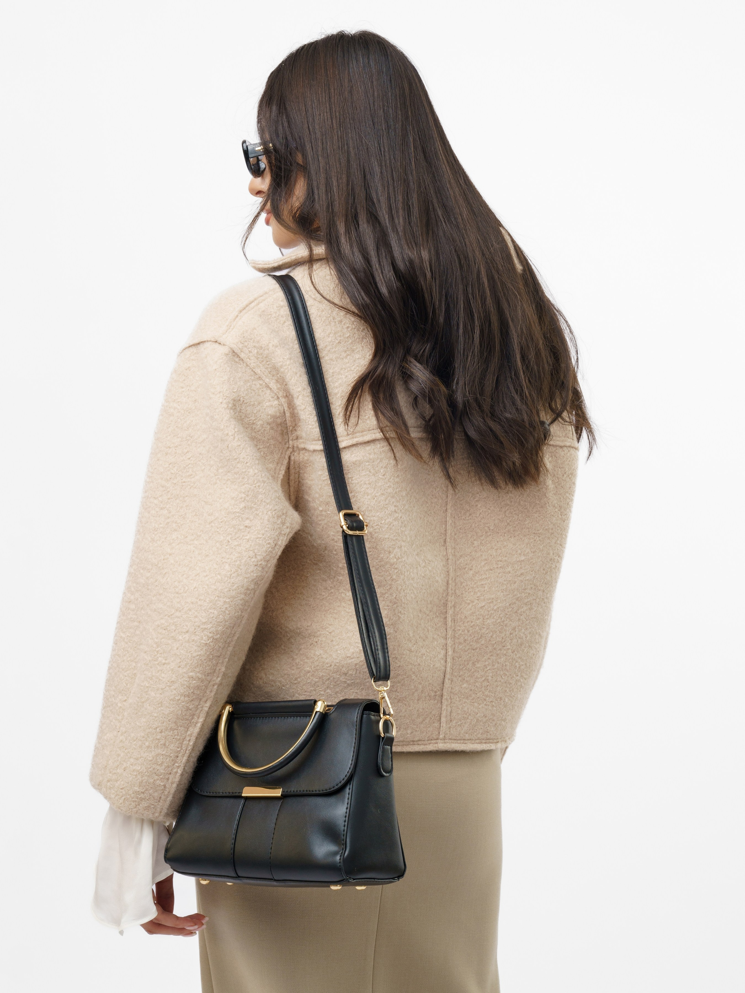 Съемка сумок со стилистом. KED Production — продакшн из СПб. Создаём фото, видео и контент, который помогает брендам и селлерам продавать больше