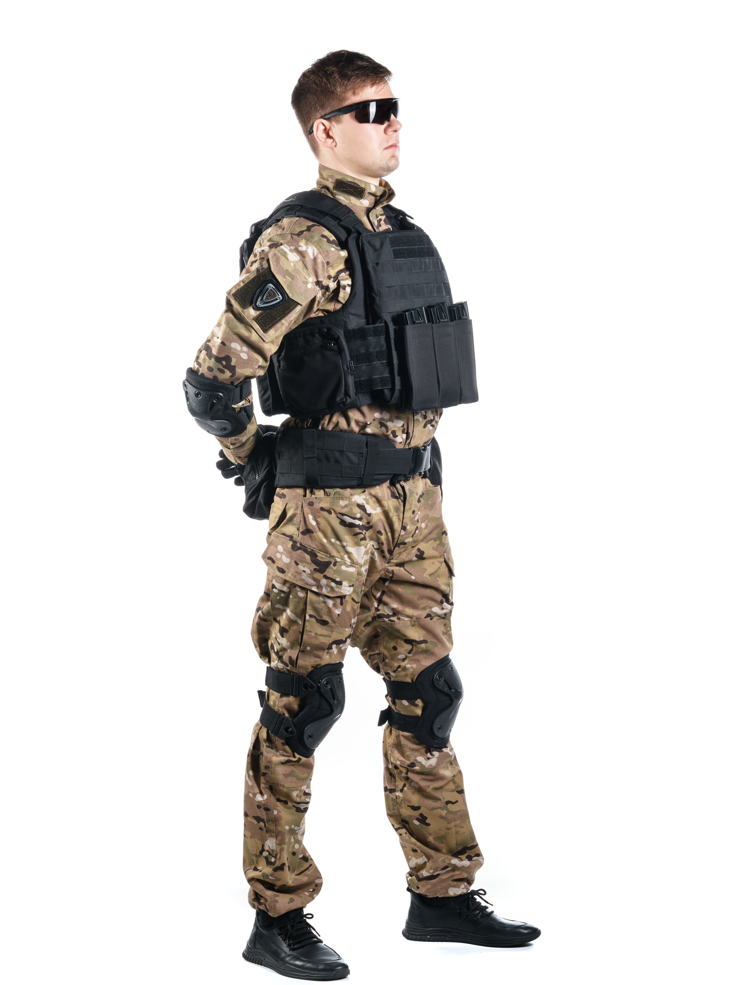 Военная одежда. KED Production — продакшн из СПб. Создаём фото, видео и контент, который помогает брендам и селлерам продавать больше