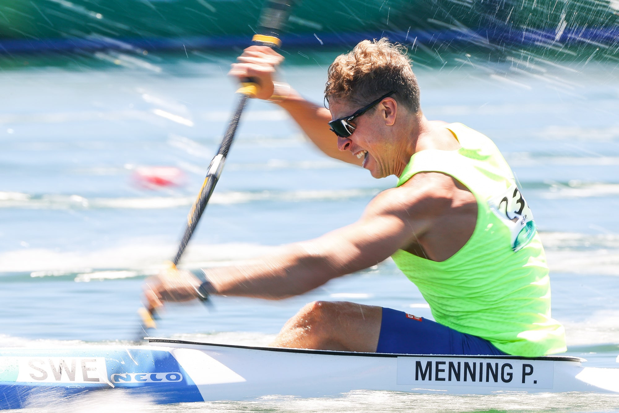 Соревнования в гребле на байдарках