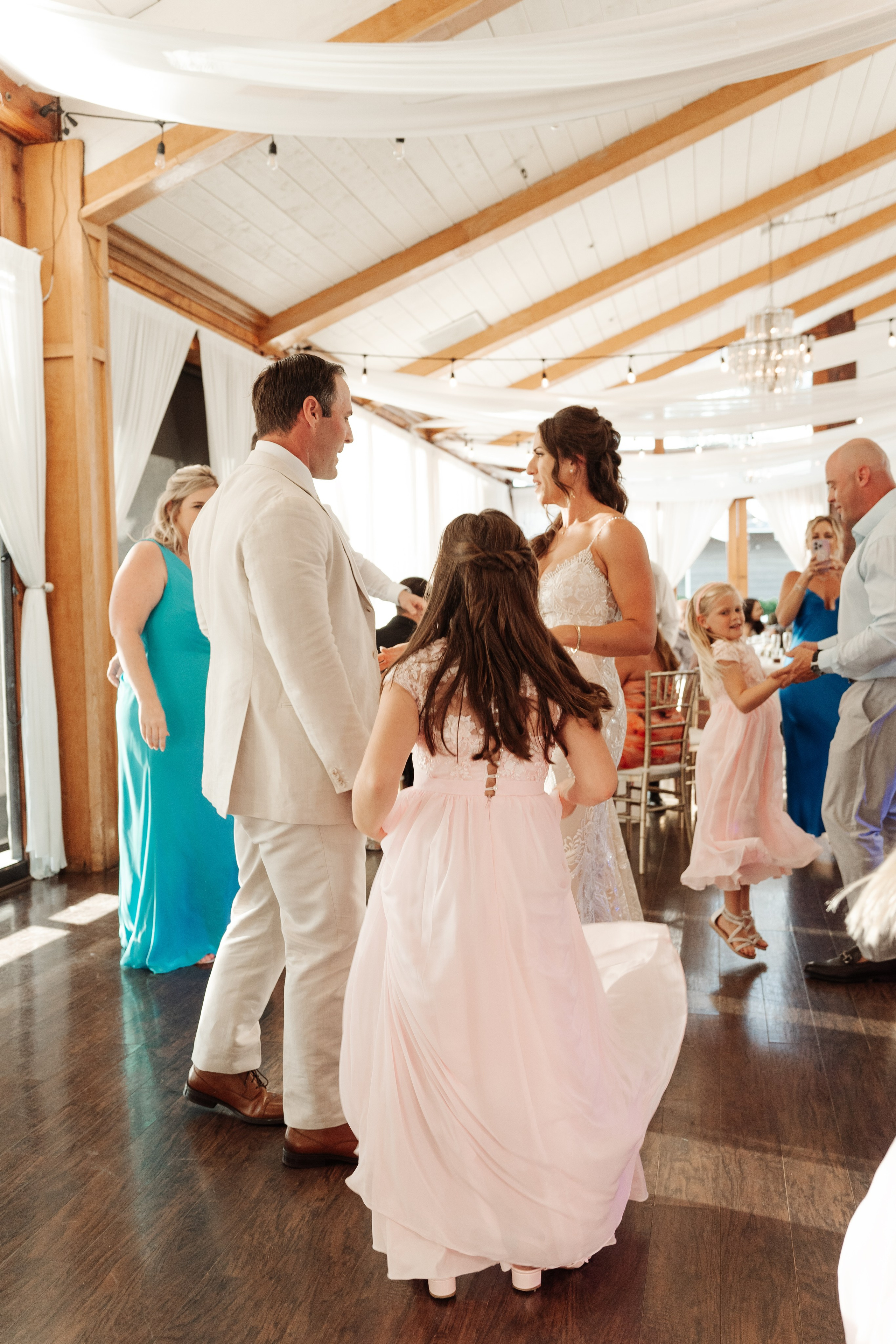 2025-08-16_BryanAmber. Ретушер Зенькевич Света