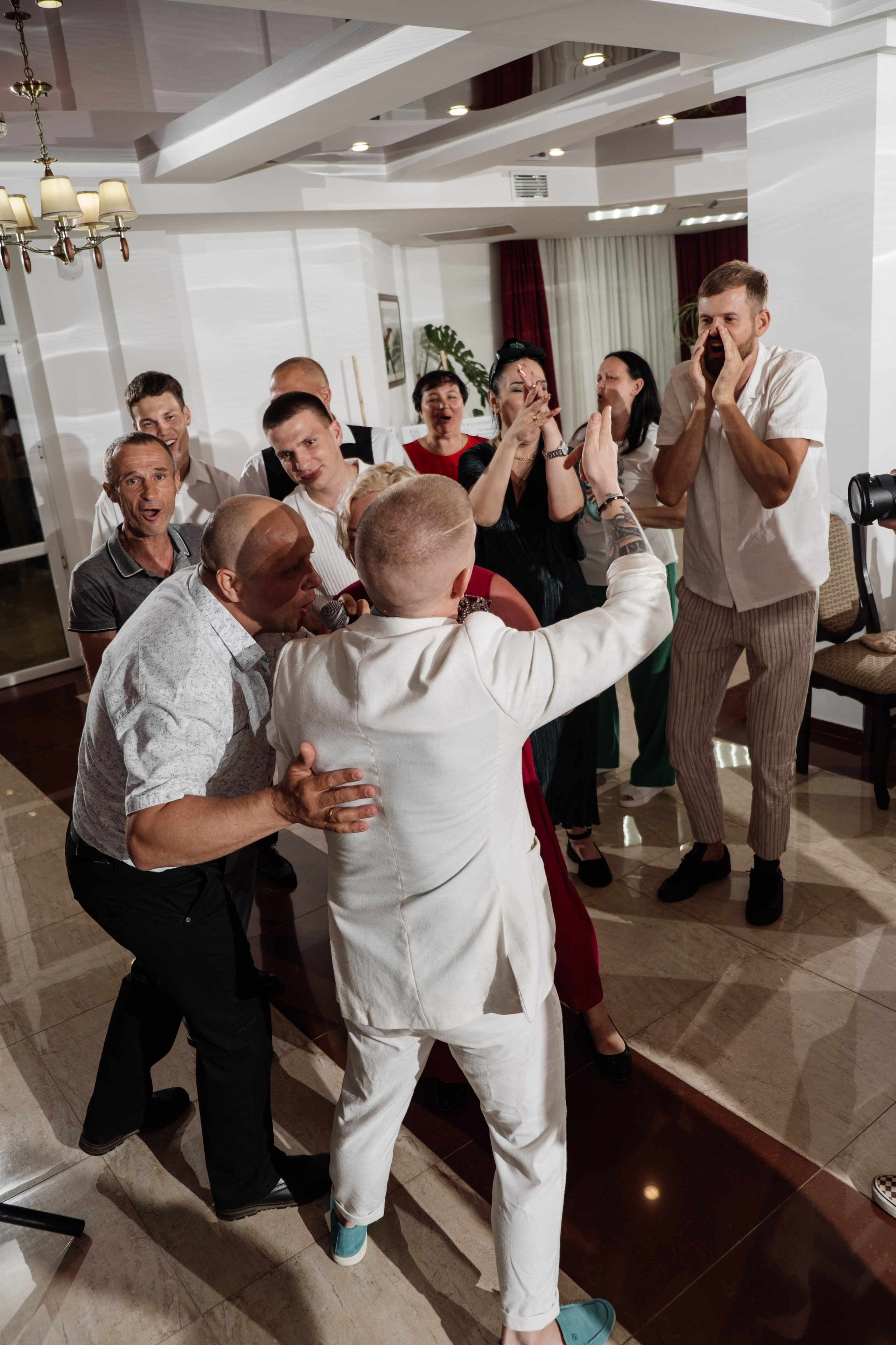 Свадебный ретопртаж. Профессиональная фотосъемка в Крыму. Натуральные эмоции и живые кадры. Забронируйте дату прямо сейчас!