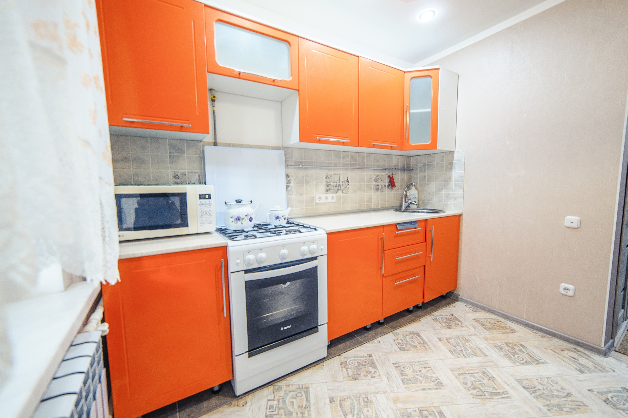 кухня, оранжевая кухня, оранжевый