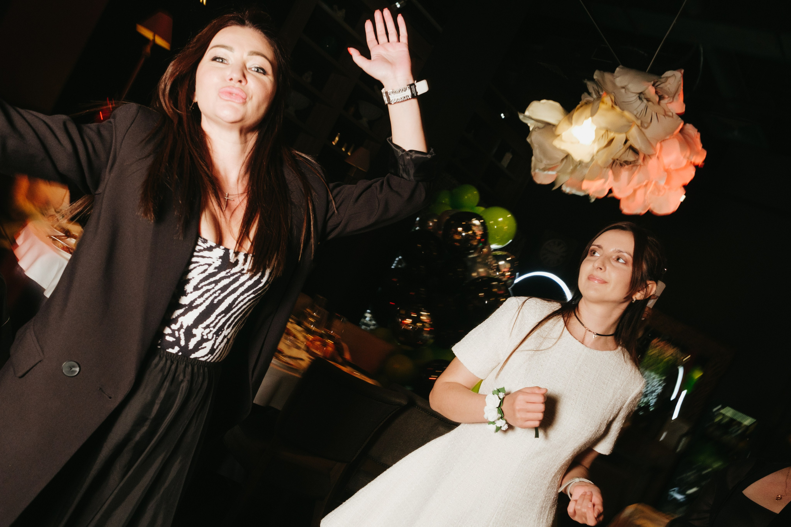 Корпоратив в Сириусу (Адлер) 10 лет компании. Свадебный фотограф Денис Ожигин в Краснодаре и крае. Эмоциональная и стильная съемка вашего дня