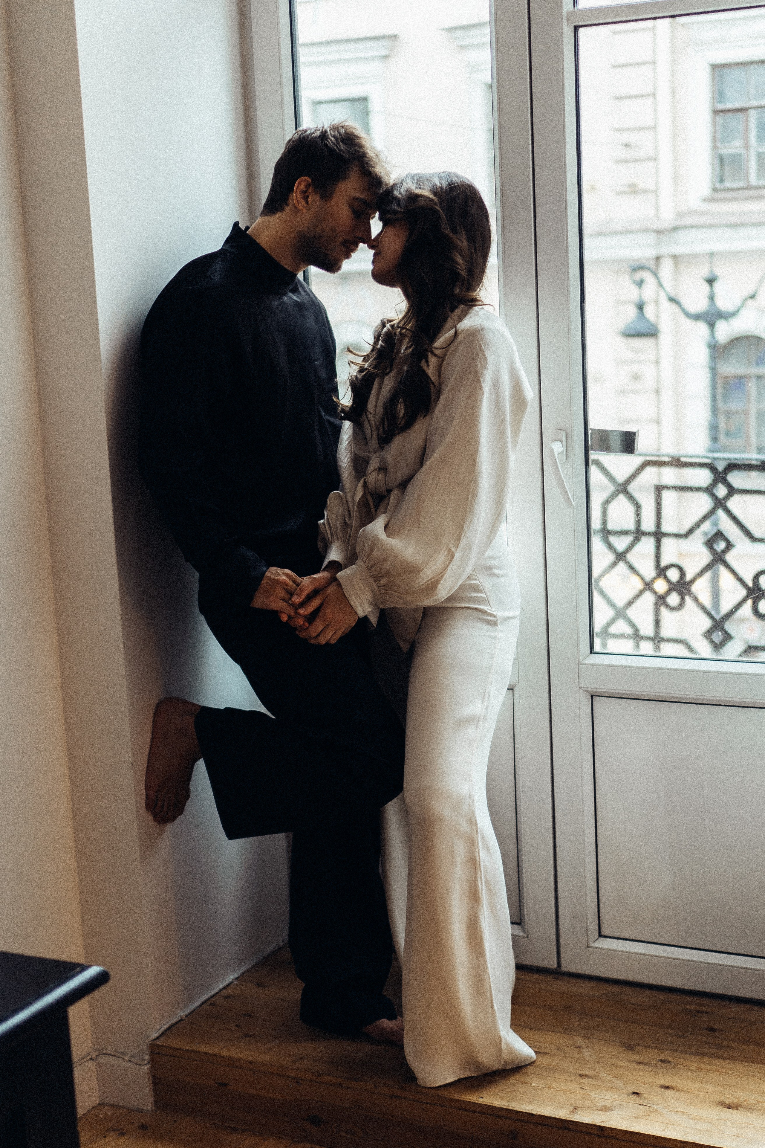 УТРО ЖЕНИХА И НЕВЕСТЫ В ПИТЕРСКОЙ КВАРТИРЕ И СЬЕМКА С СВАДЕБНЫХ ОБРАЗАХ. Профессиональный фотограф, Санкт-Петербург — Виктория Богомолова