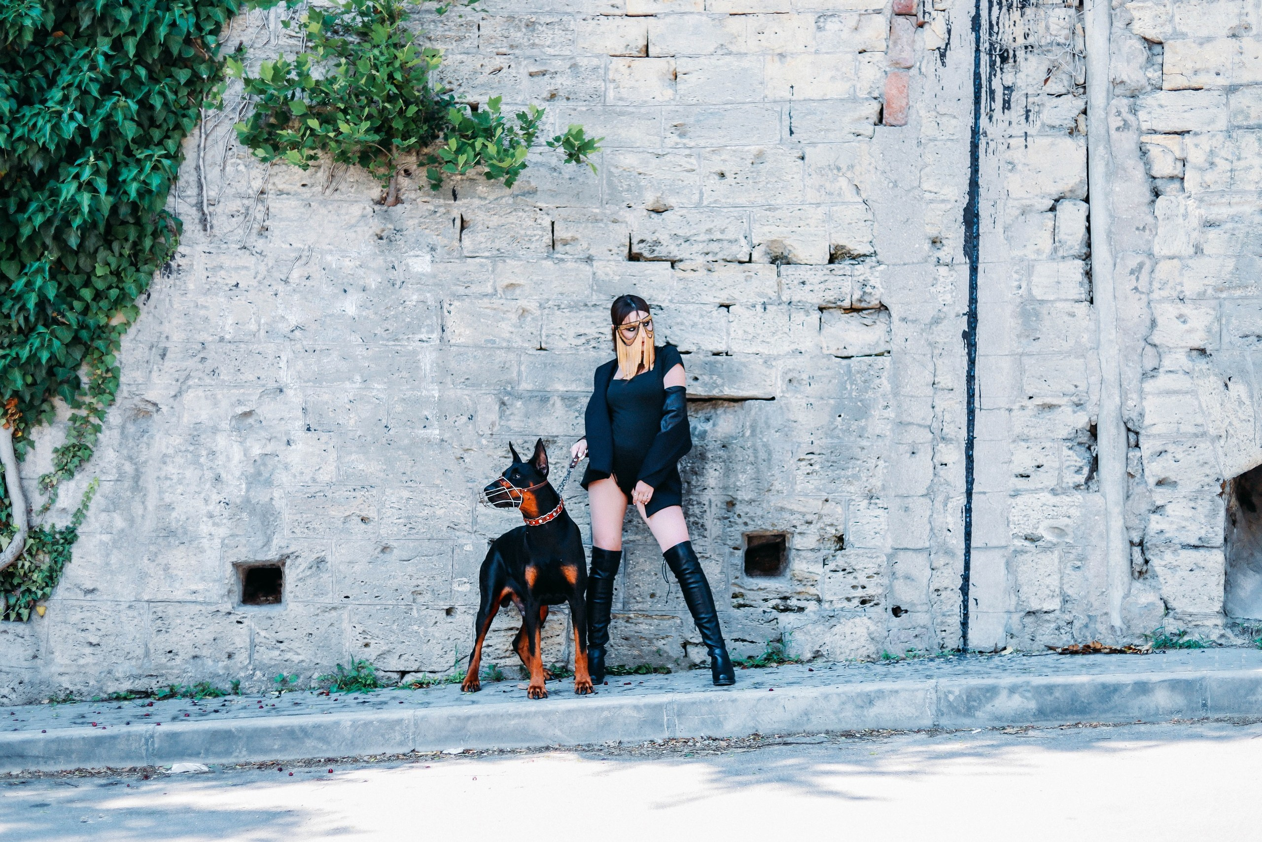 Виолетта с доберманом. Женский/Детский фотограф в Симферополе Вероника Слепогина