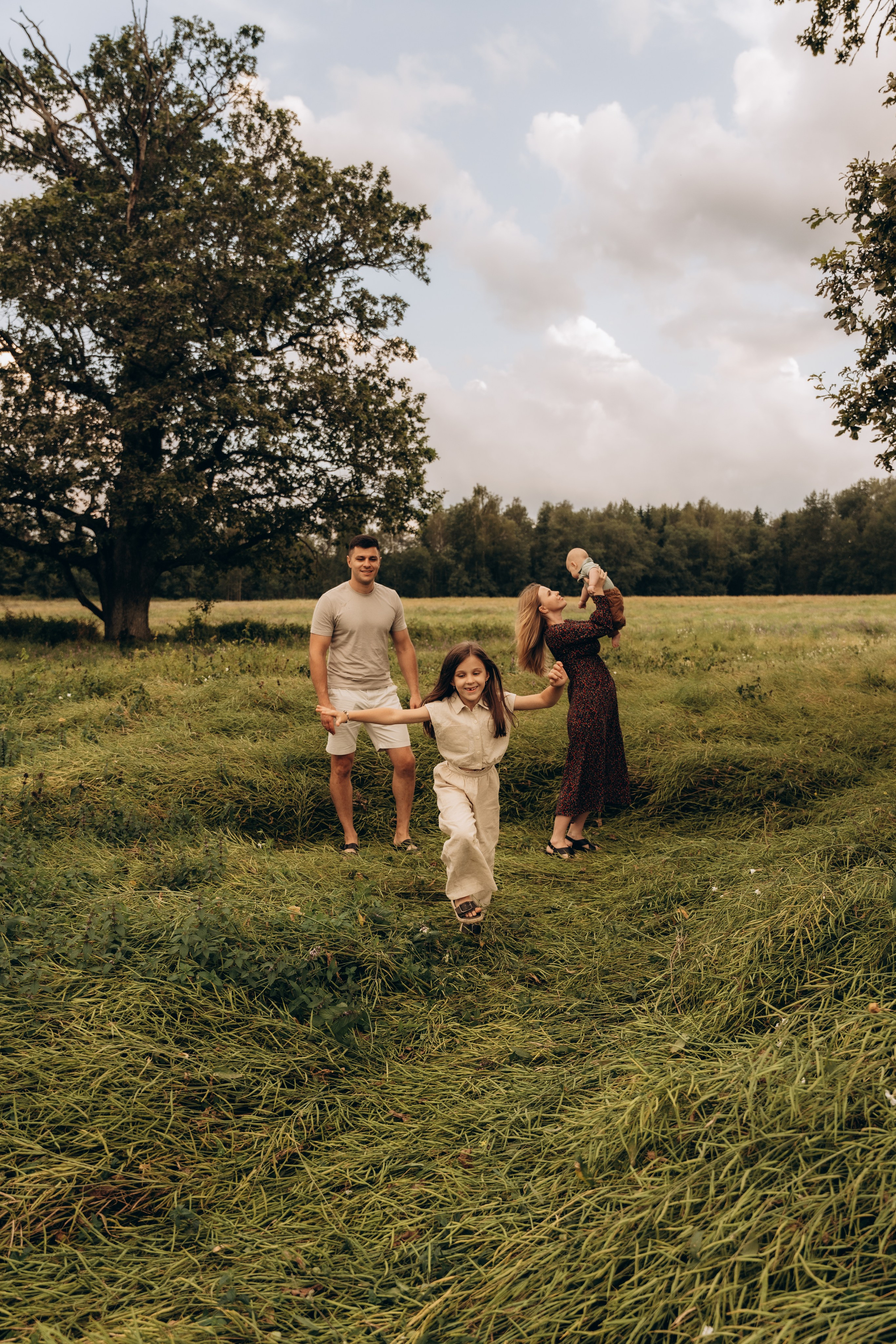 Оля, Женя, Роза и Федя. Фотограф Мария Миллс | Минск