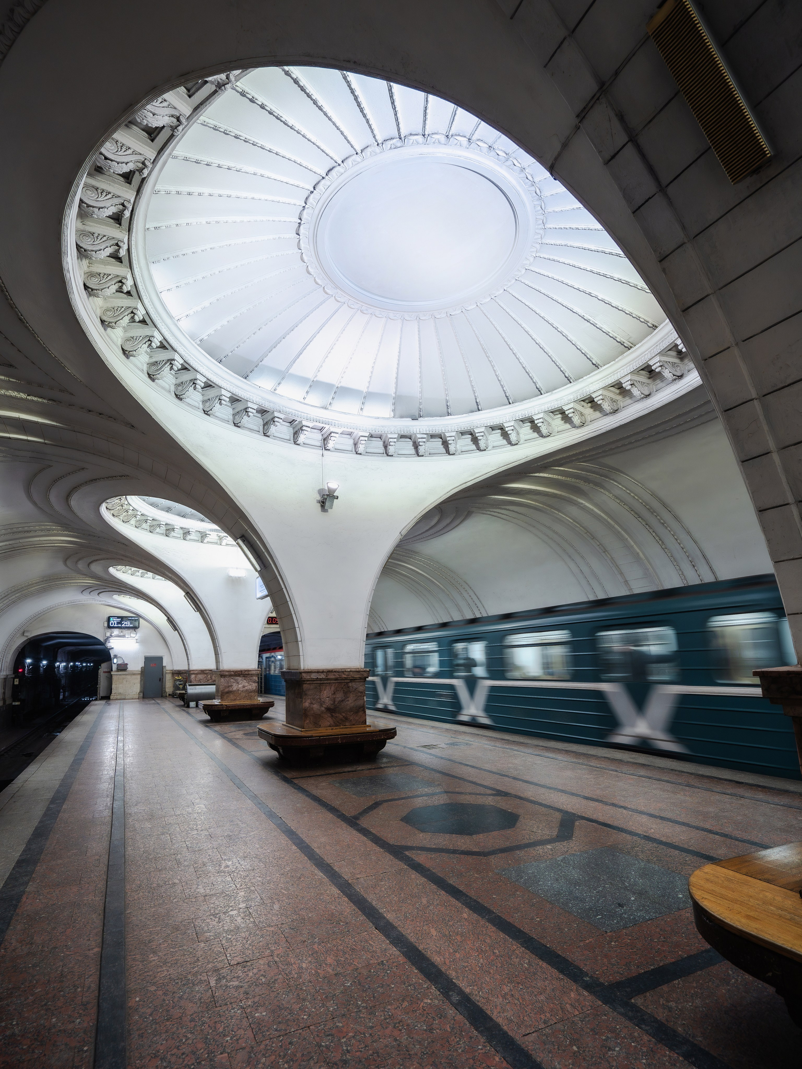 Московский метрополитен. Эд Тихонов. Городской фотограф