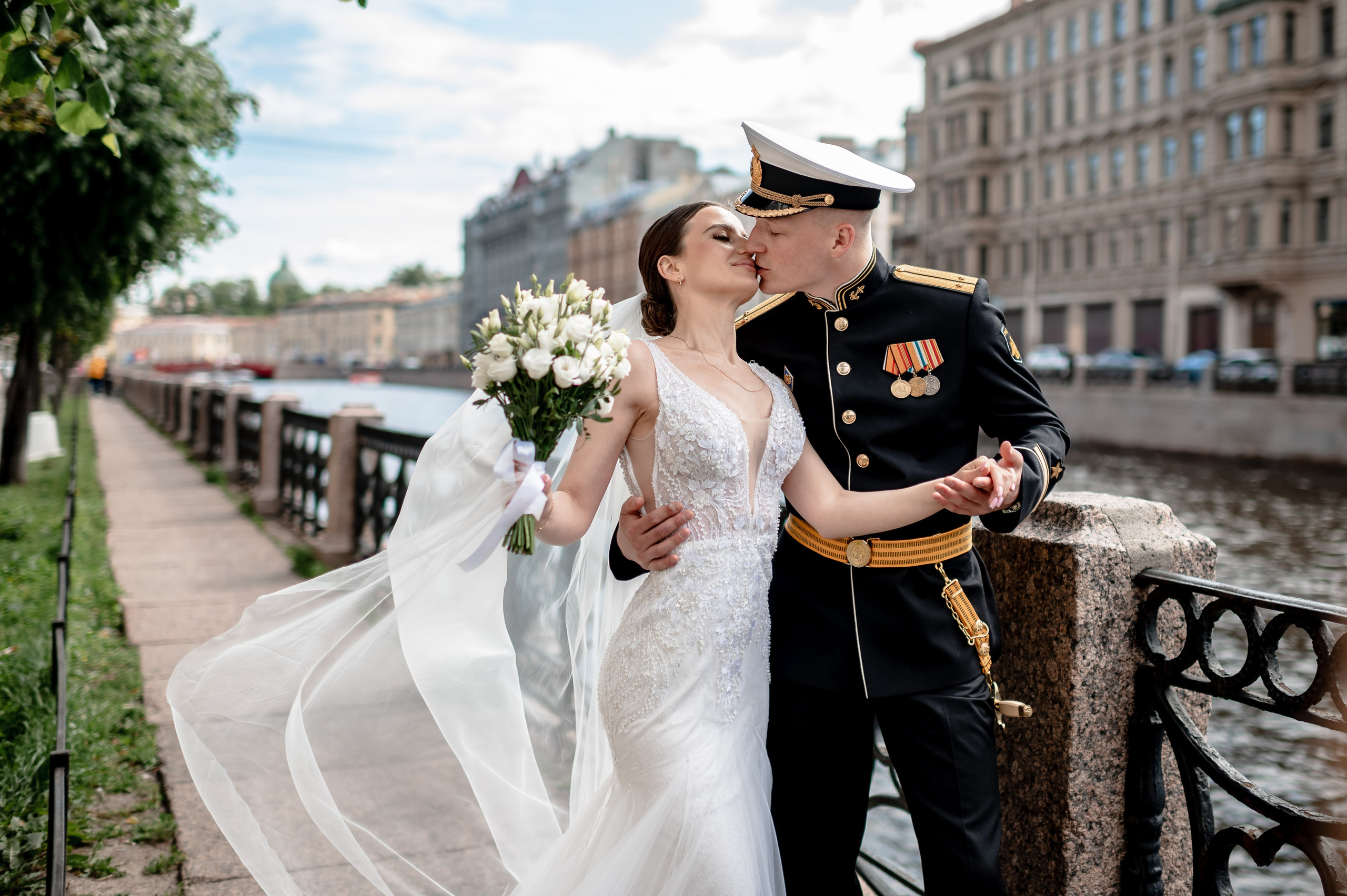 Елизавета и Максим (фотосессия у Дворца Штиглица, набережная Мойки и у Законодательного собрания). Портретный, семейный и свадебный фотограф в Санкт-Петербурге и в Пушкине Ширяев Денис