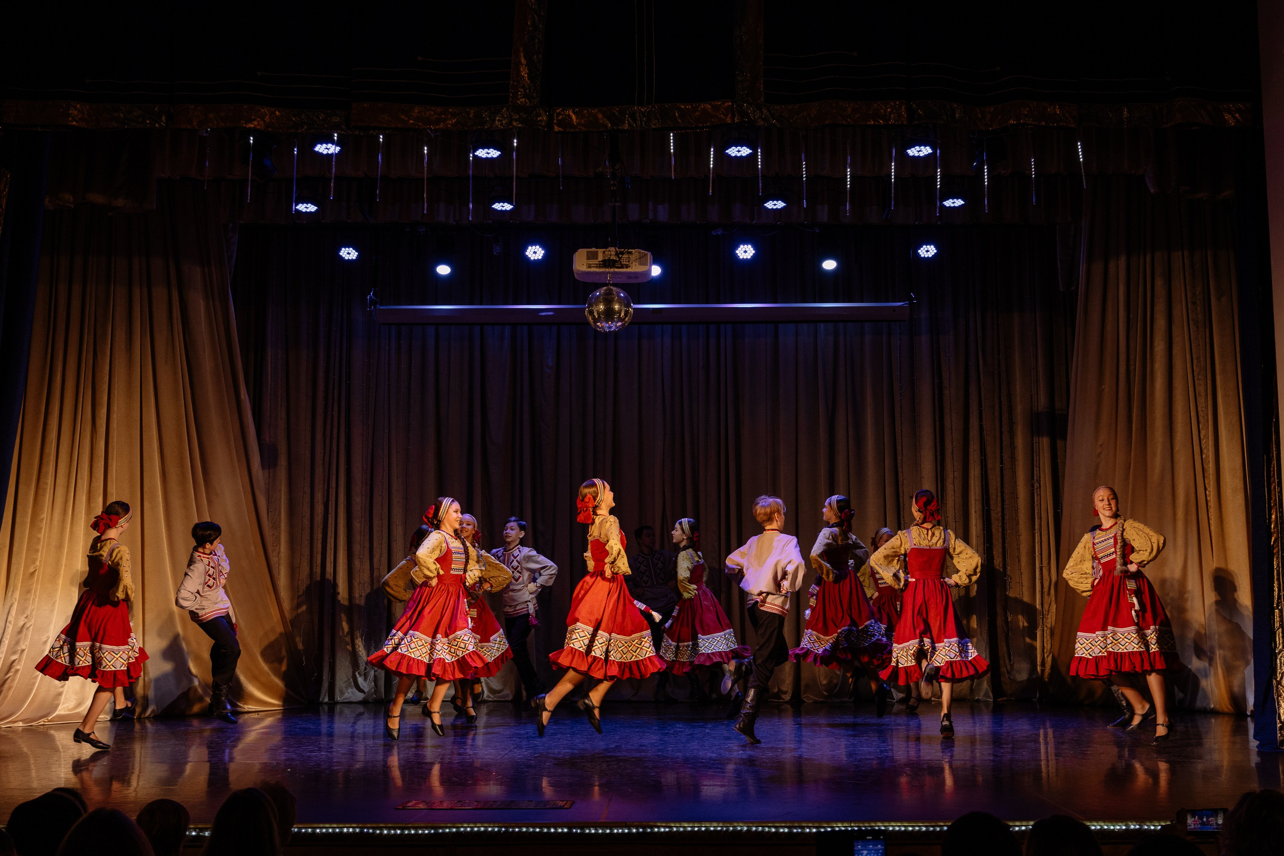 Сибирские узоры ДК Ефремова. Фотограф Юлия Мальцева