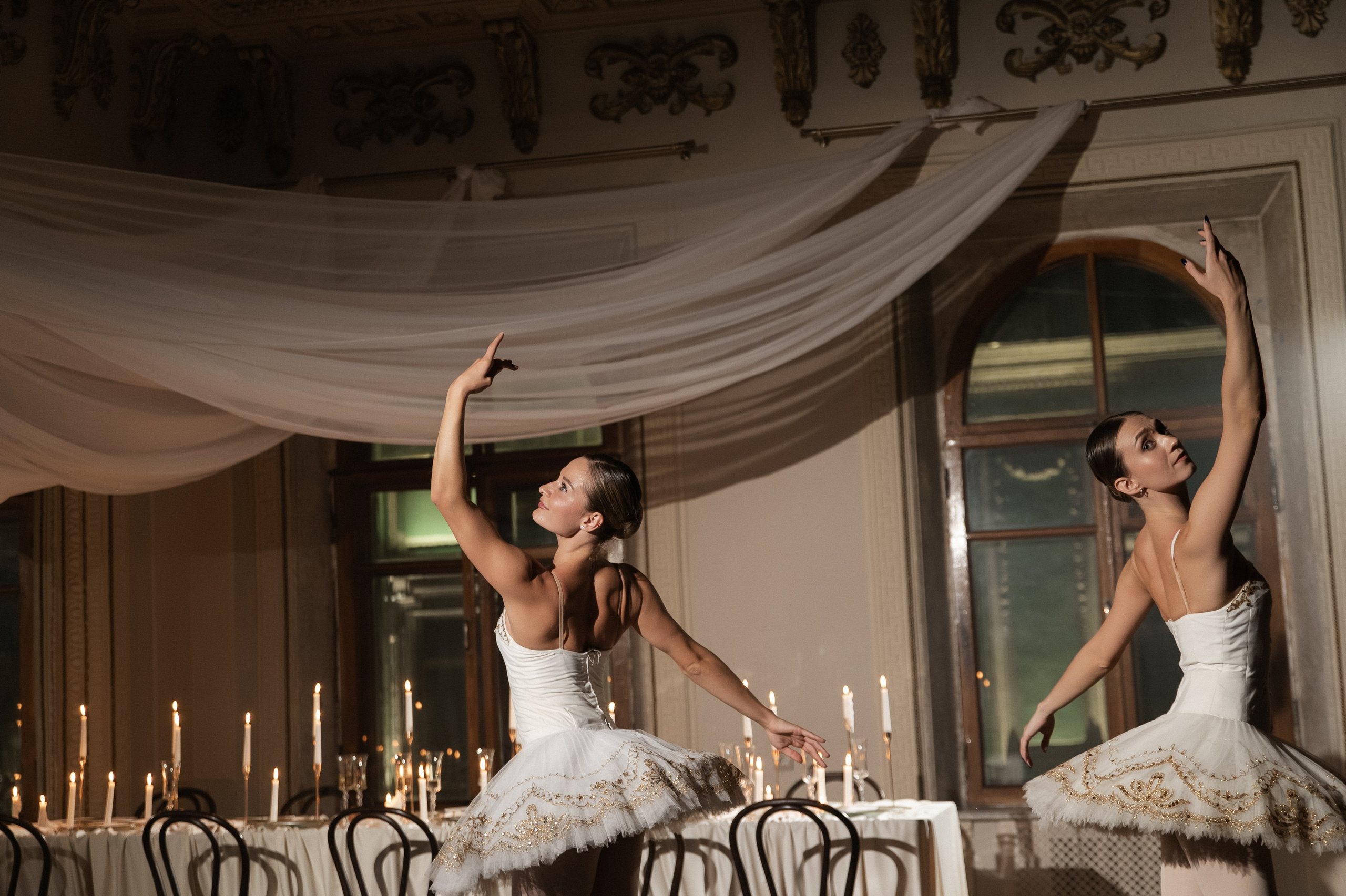 Камерный свадебный ужин при свечах в старинном особняке в фотостудии 21. Kult. Ярослава Ерина — свадебный фотограф в Москве