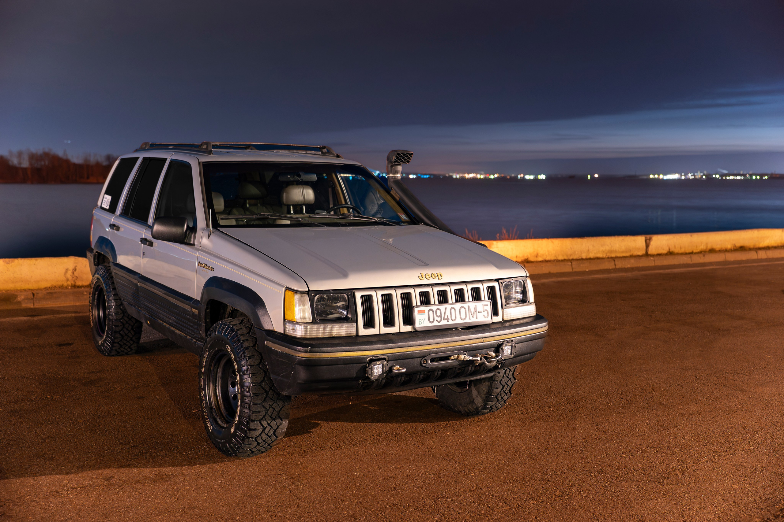 Jeep Grand Cherokee. Автомобильный фотограф в Санкт Петербурге. Евгений Коновалов