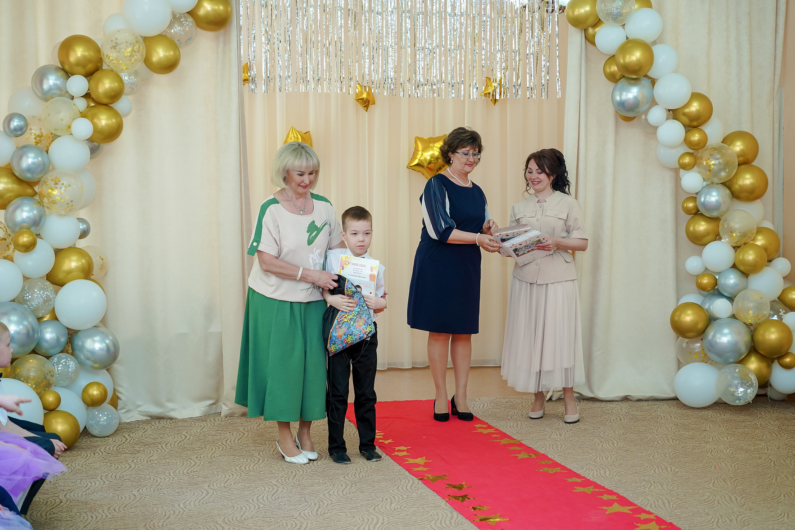 Фотосъемка видеосъёмка фотограф видеооператор новогодних утренников  в. Фотограф, видеооператор Нина Коршунова