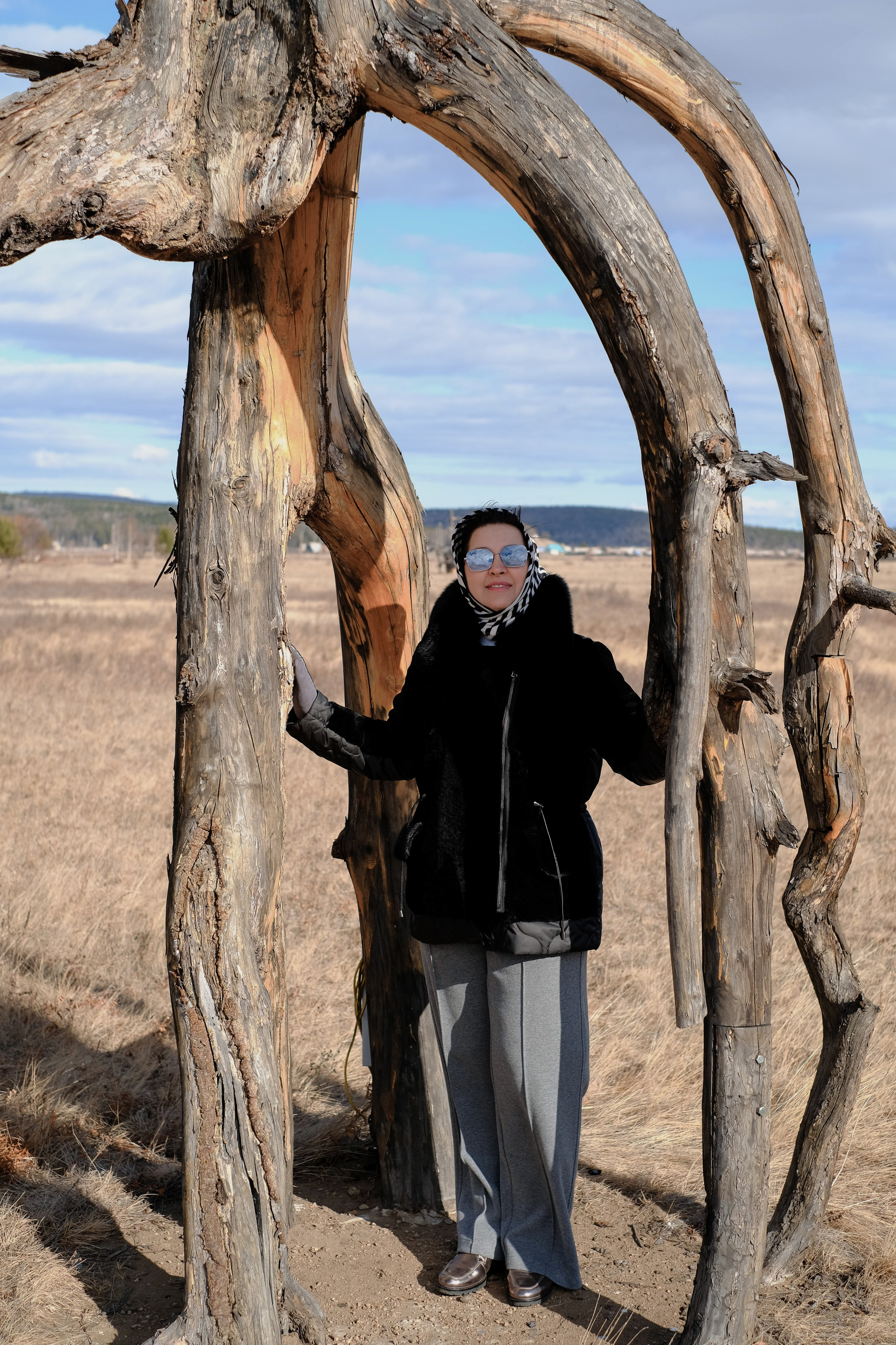 Фотосессия в ленд-арт парке Тужи. Портретный фотограф в Чите Анна Камратова. Помогу Вам создать историю, в которой Вы — главный герой!