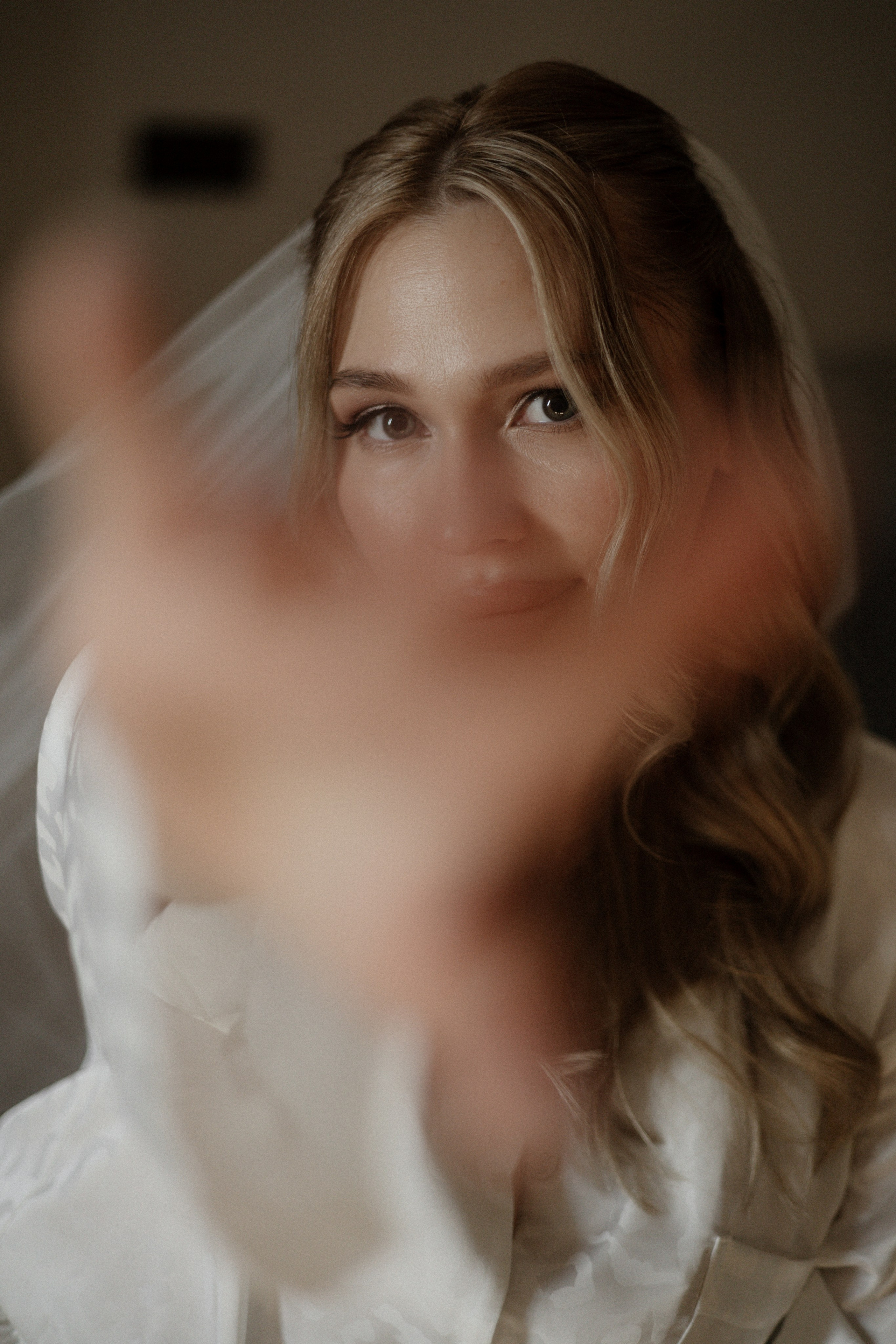 Арина и Дима. Сборы, роспись и прогулка. Свадебный и портретный фотограф в Москве Анастасия Масюк