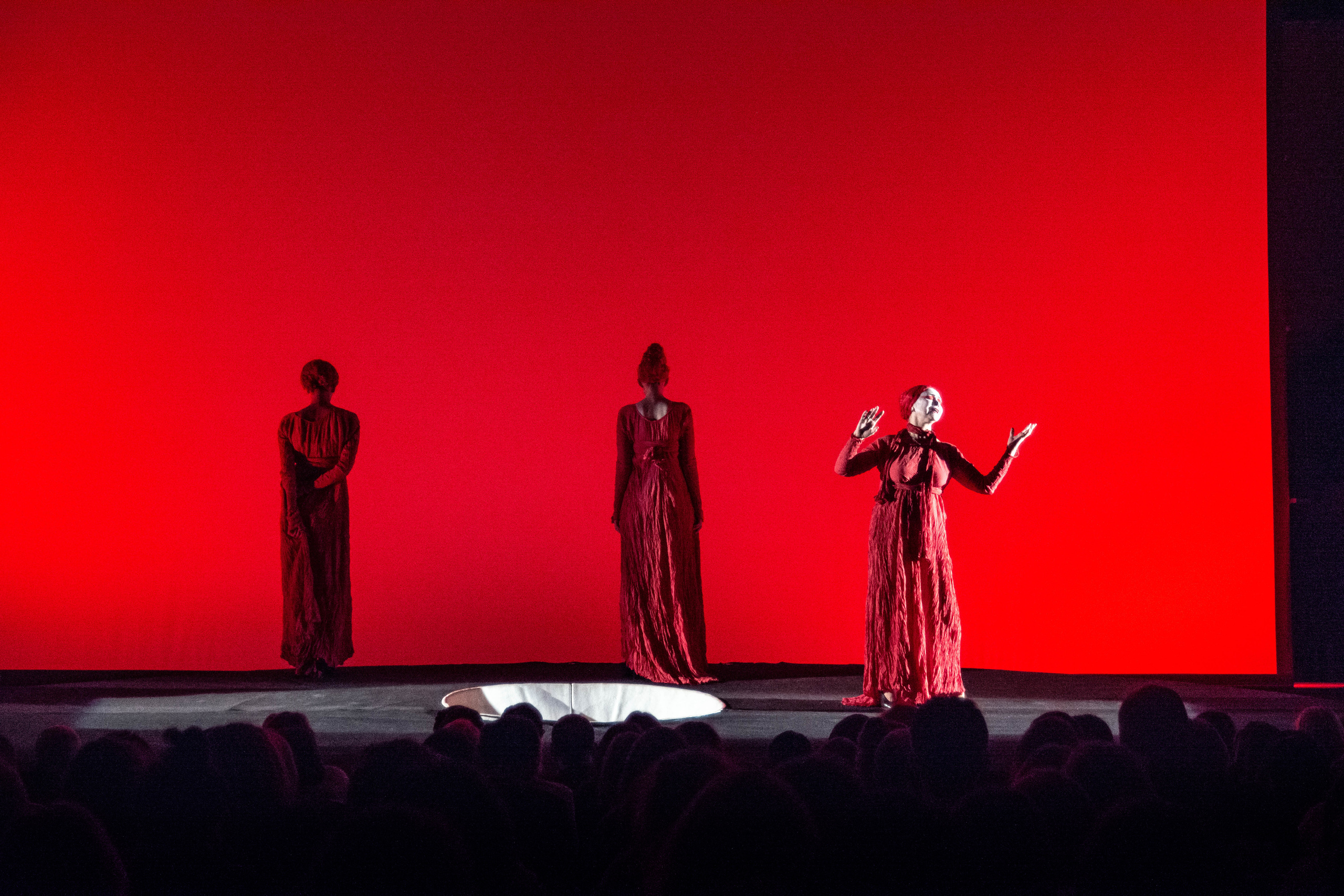 Съемка спектаклей, театральное фото. Мари Линёк-Стельмах Фотохудожник Санкт-Петербург/Урал