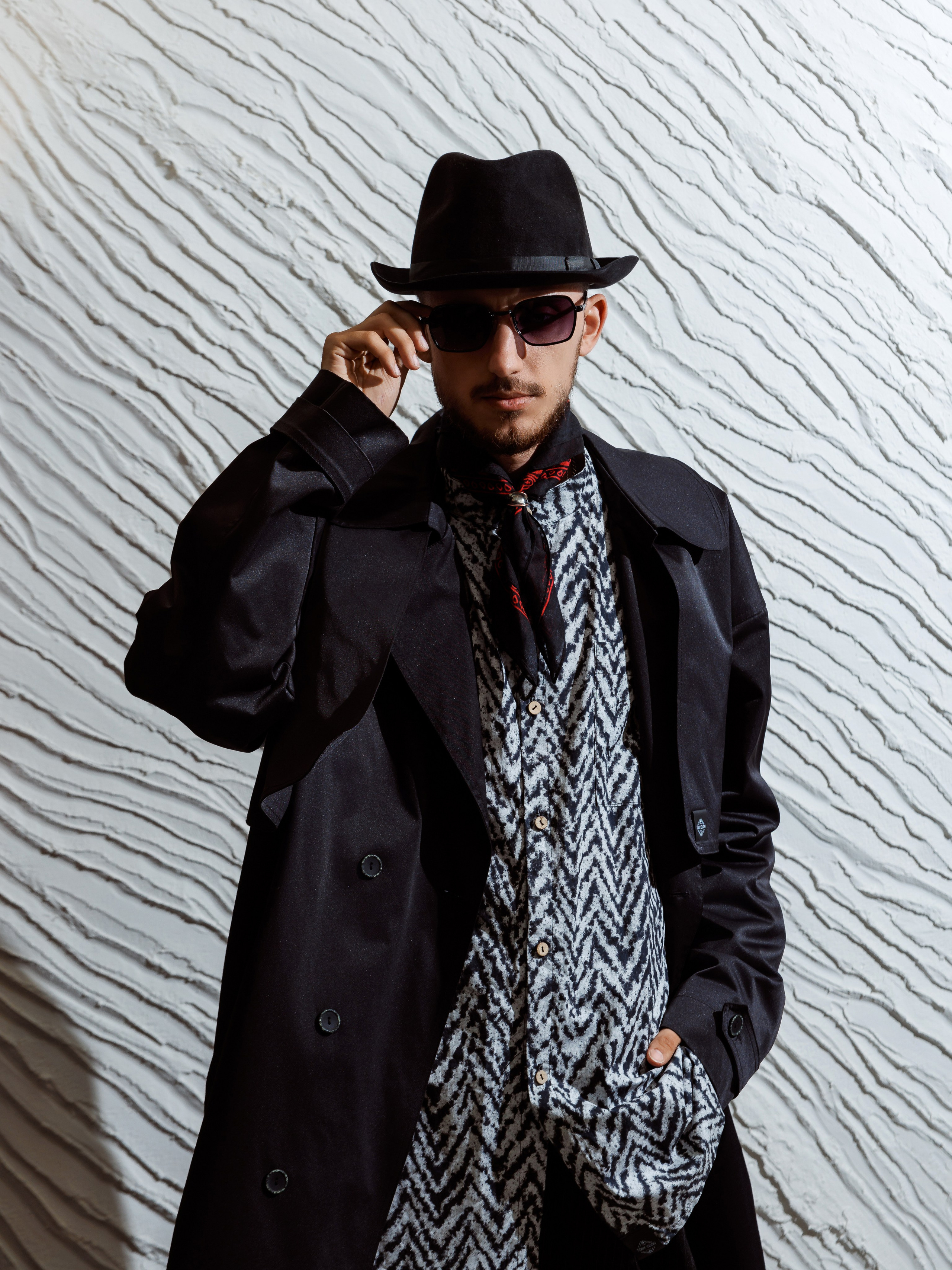 TONY CLOU. Съёмка в кофейне. Фотограф Виталий Хайлов, Екатеринбург