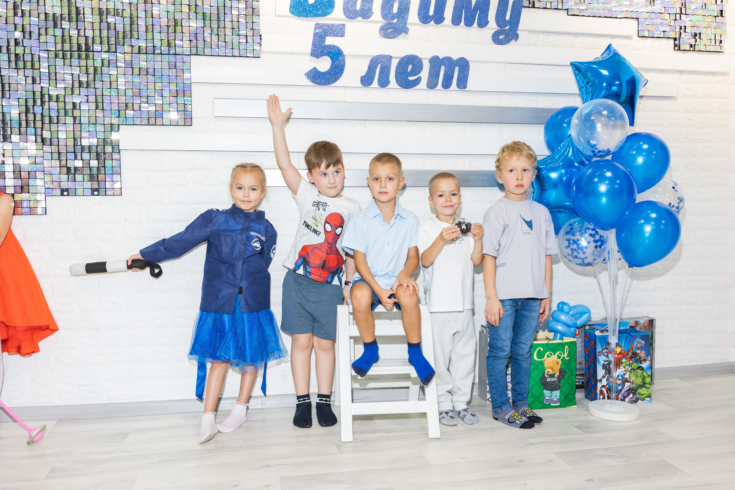 День Рождение в детском центре Качели. Выпускные альбомы во Владивостоке