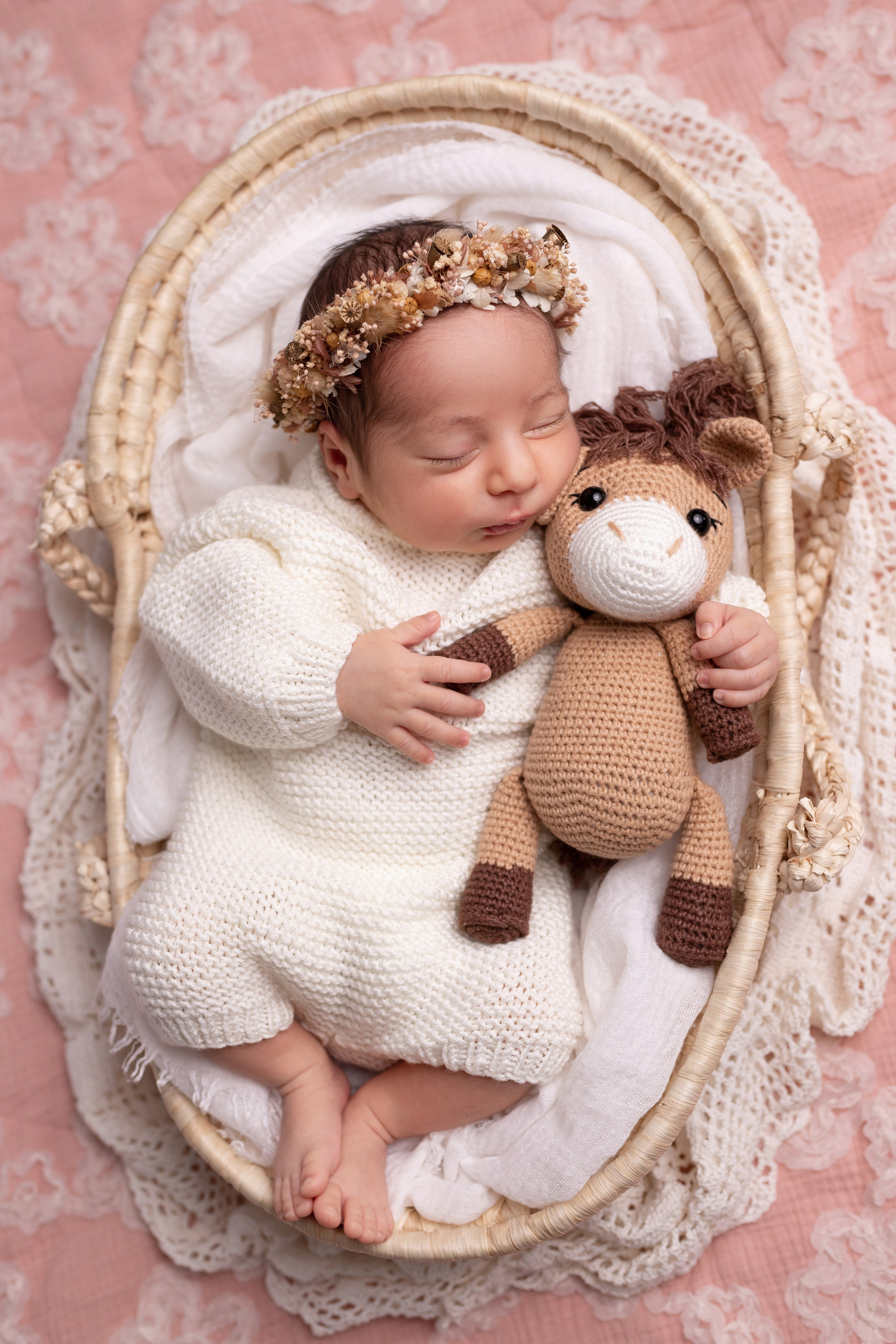 Натуральный стиль newborn. Фотограф новорождённых Анапа Елена Кушнарь