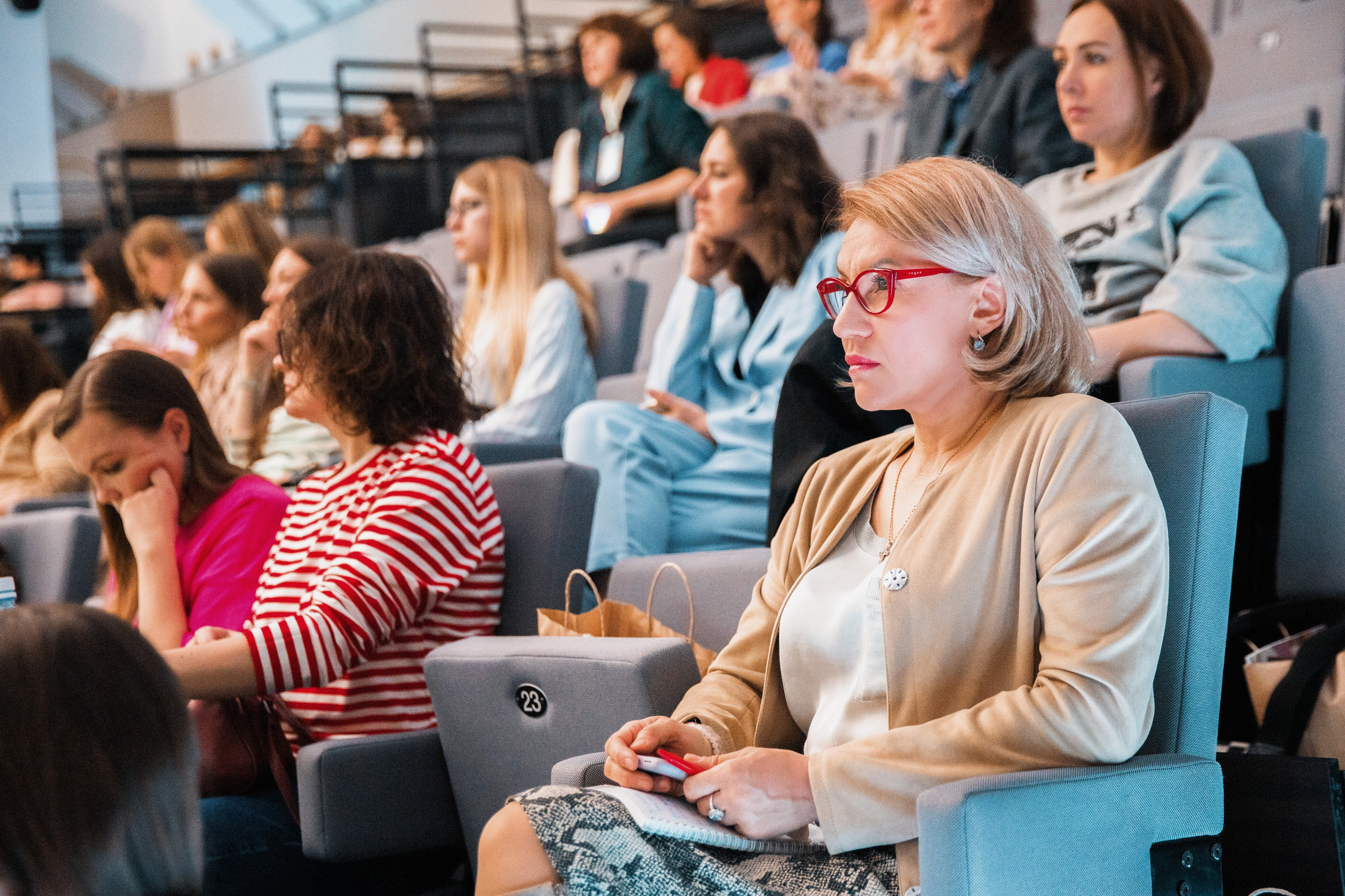 Конференция для мам. Репортажный и портретный фотограф в Екатеринбурге Гизатуллин Марат