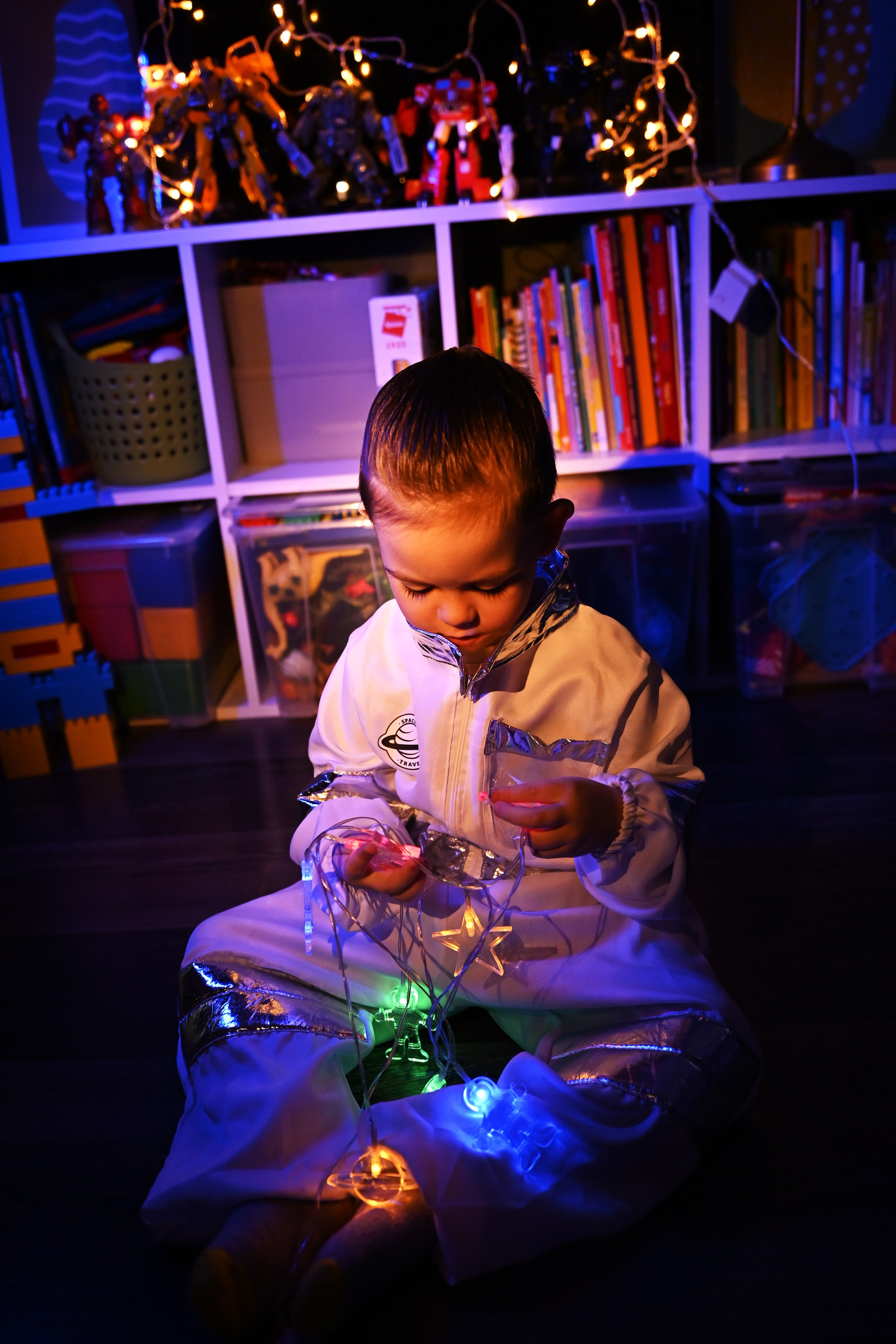 Детская на День космонавтики (домашняя). Свадебный, семейный, детский, контент фотограф в Омске Максим Ильин